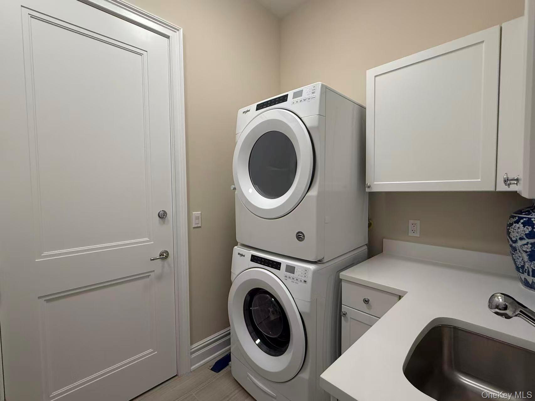 6000 Royal Court # 6303, North Hills, NY 11040