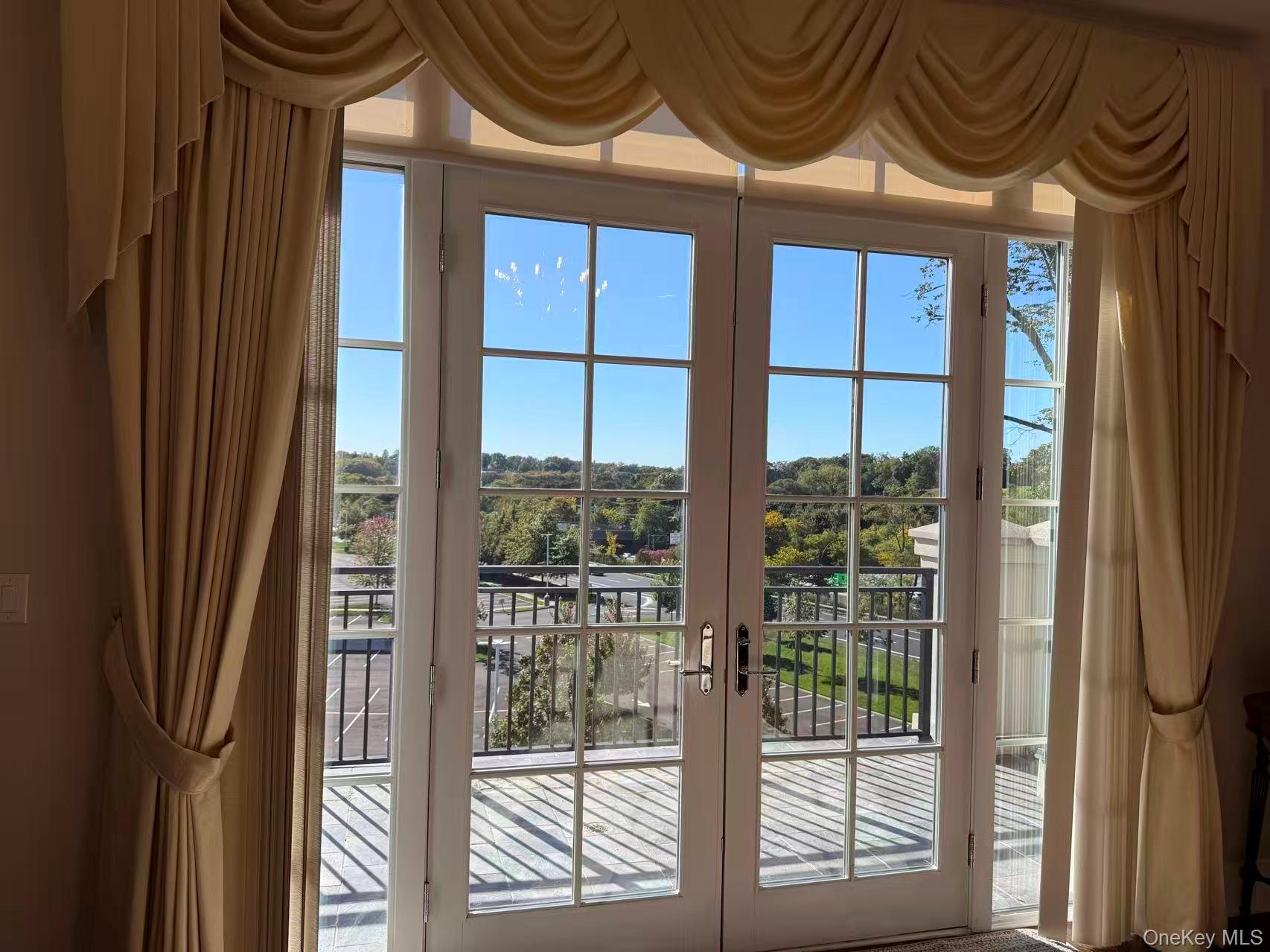 6000 Royal Court # 6303, North Hills, NY 11040