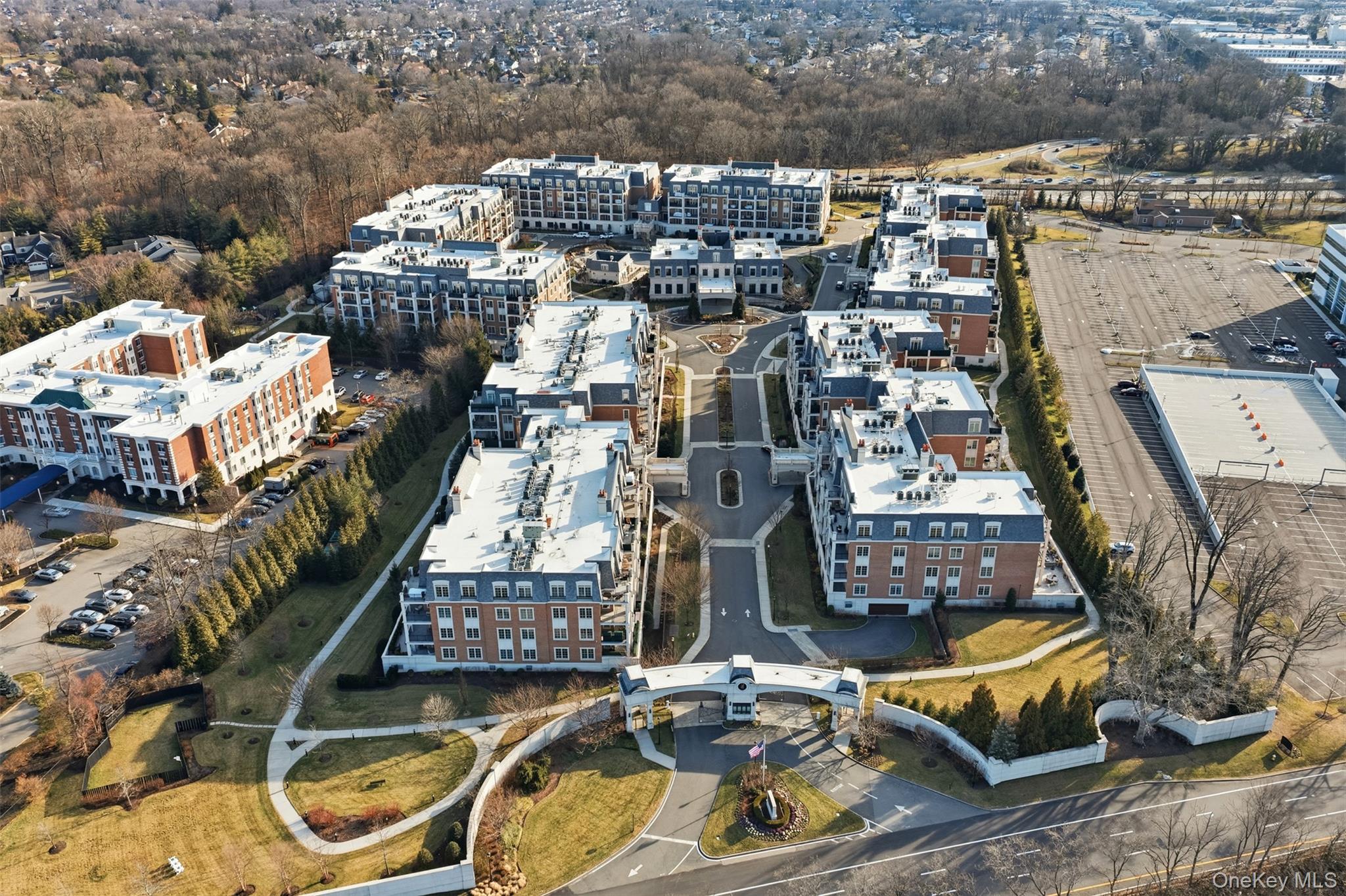 6000 Royal Court # 6303, North Hills, NY 11040