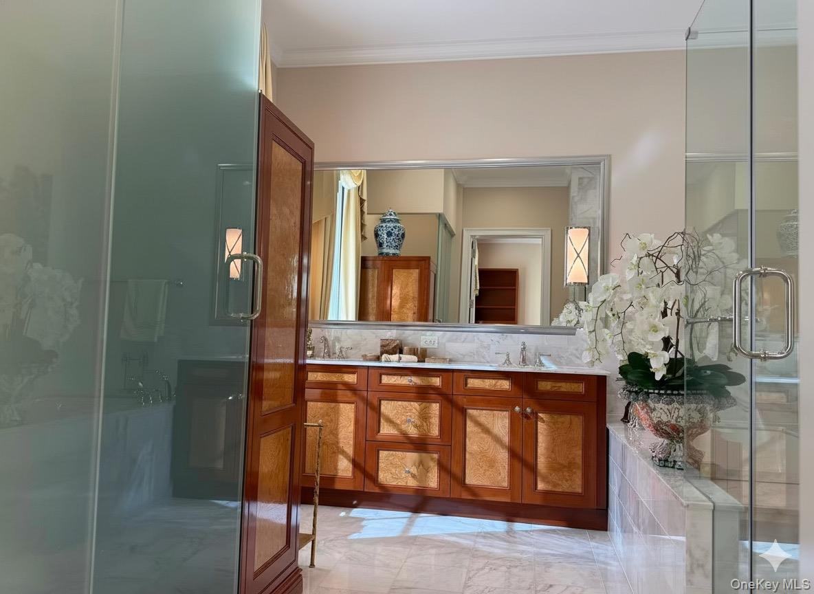 6000 Royal Court # 6303, North Hills, NY 11040