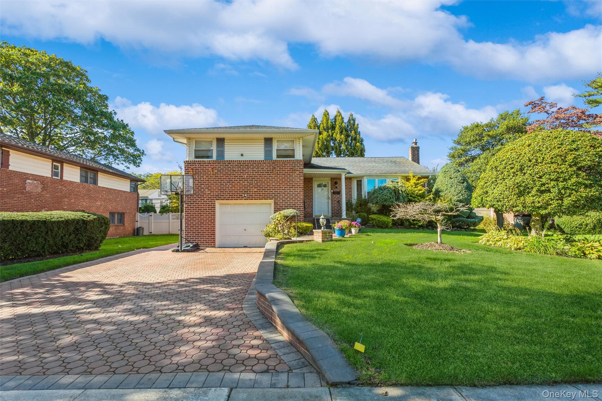 23 Glen Road, Jericho, NY 11590