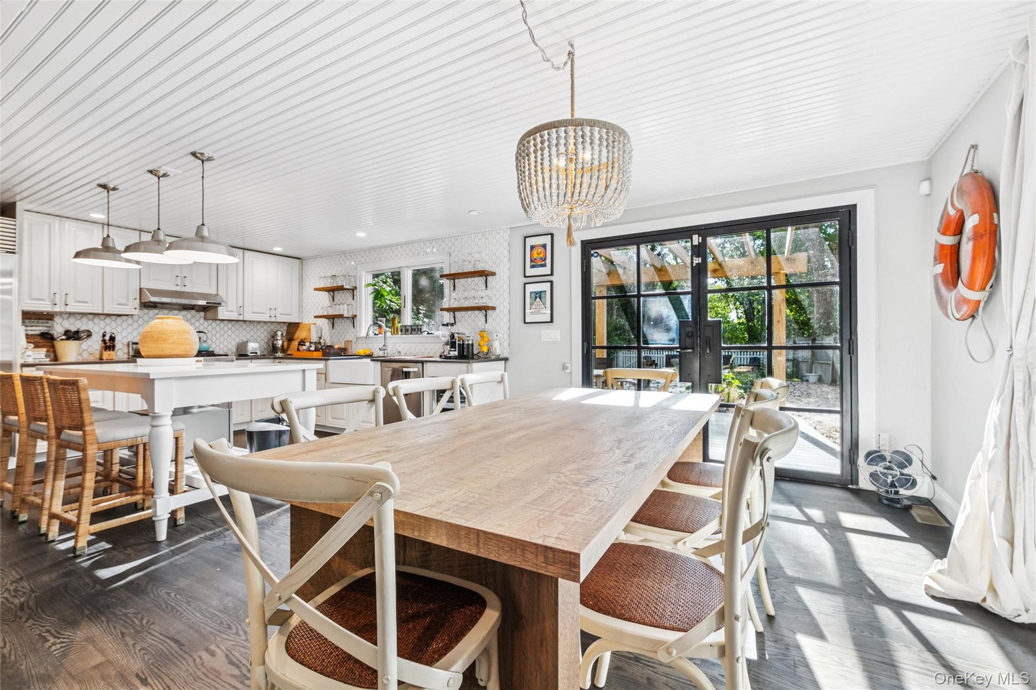 212 LUMBER LN, Bridgehampton, NY 11932