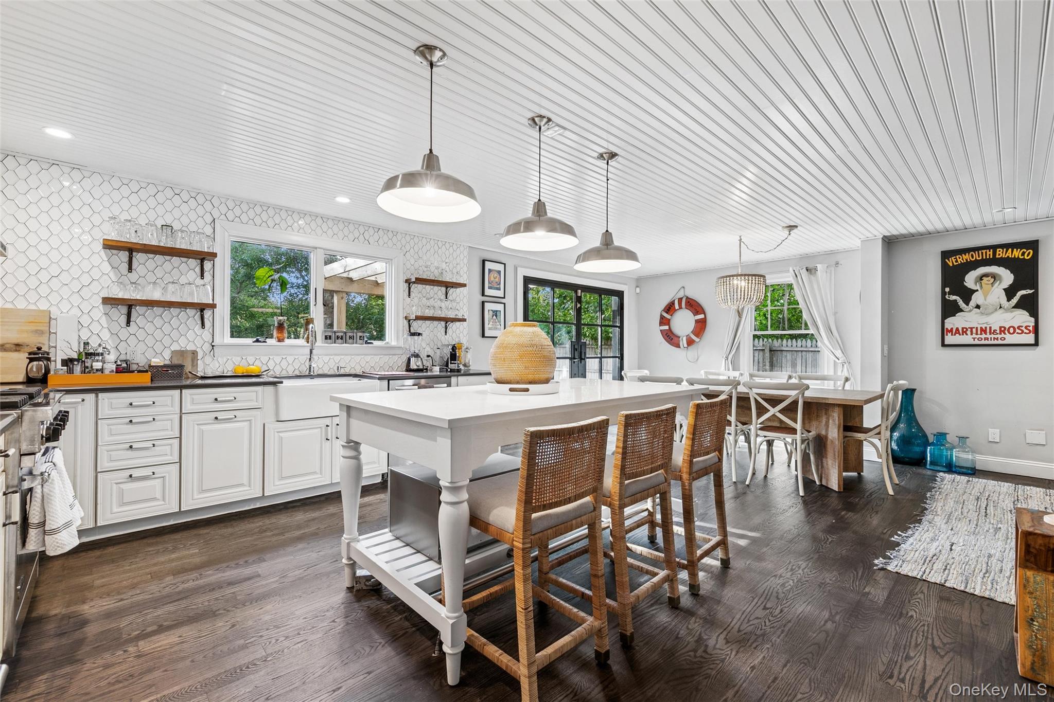 212 LUMBER LN, Bridgehampton, NY 11932