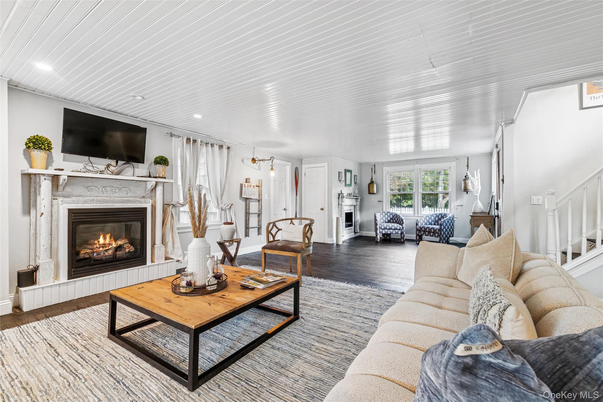 212 LUMBER LN, Bridgehampton, NY 11932