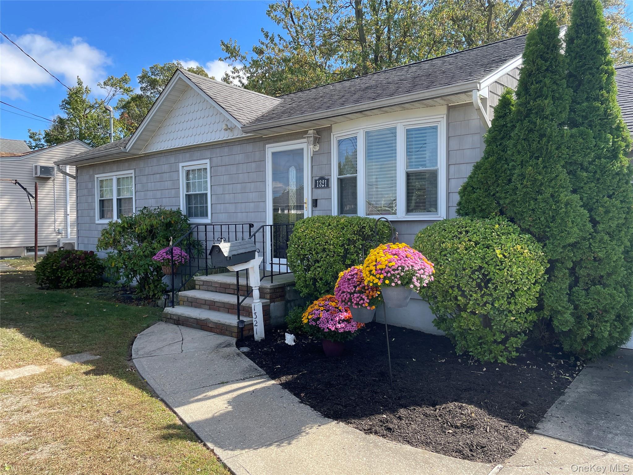 1321 7th Street, West Babylon, NY 11704