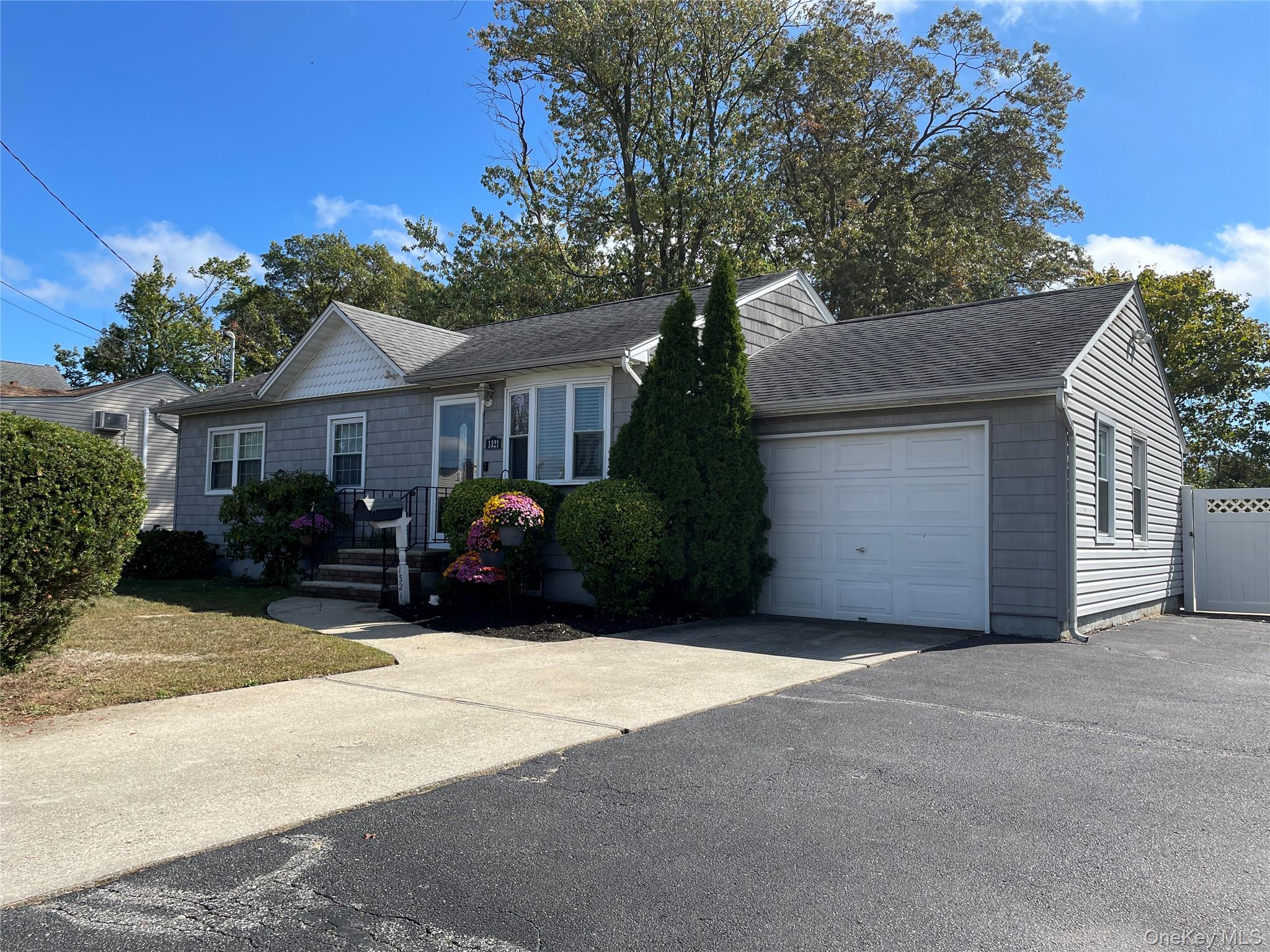 1321 7th Street, West Babylon, NY 11704