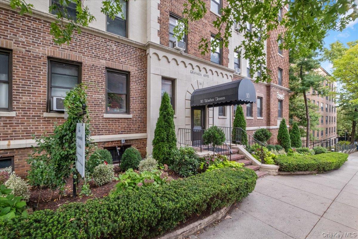 30 Windsor Terrace # 4J, White Plains, NY 10601