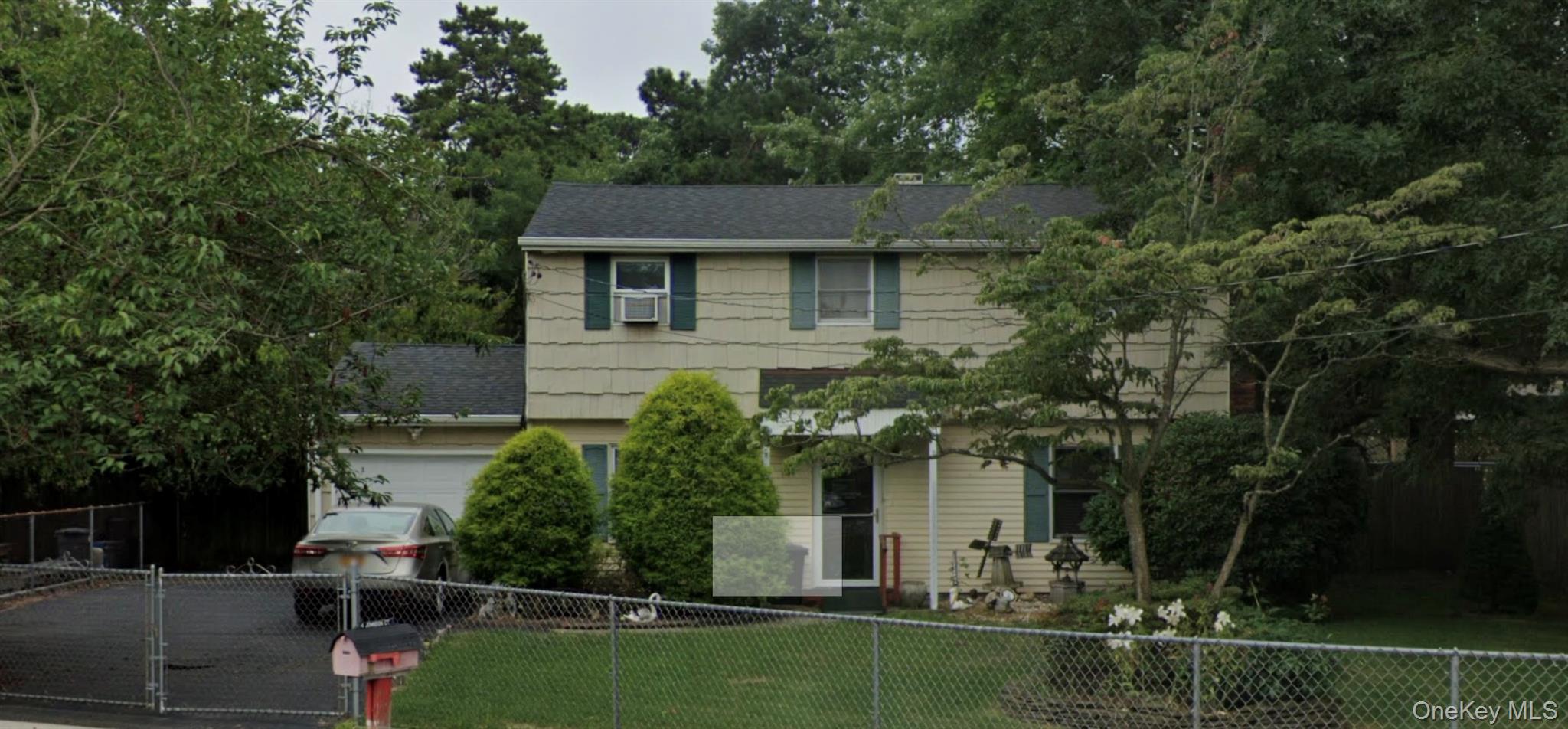 4 Johnson Court, Centereach, NY 11720