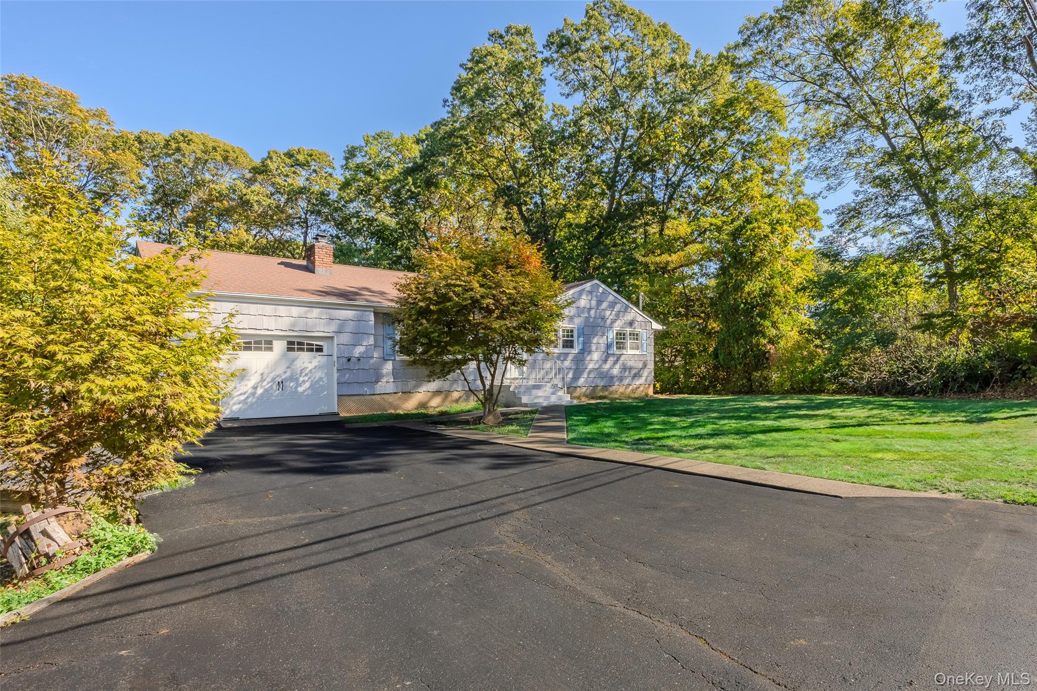 15 Oakwood Avenue, Miller Place, NY 11764