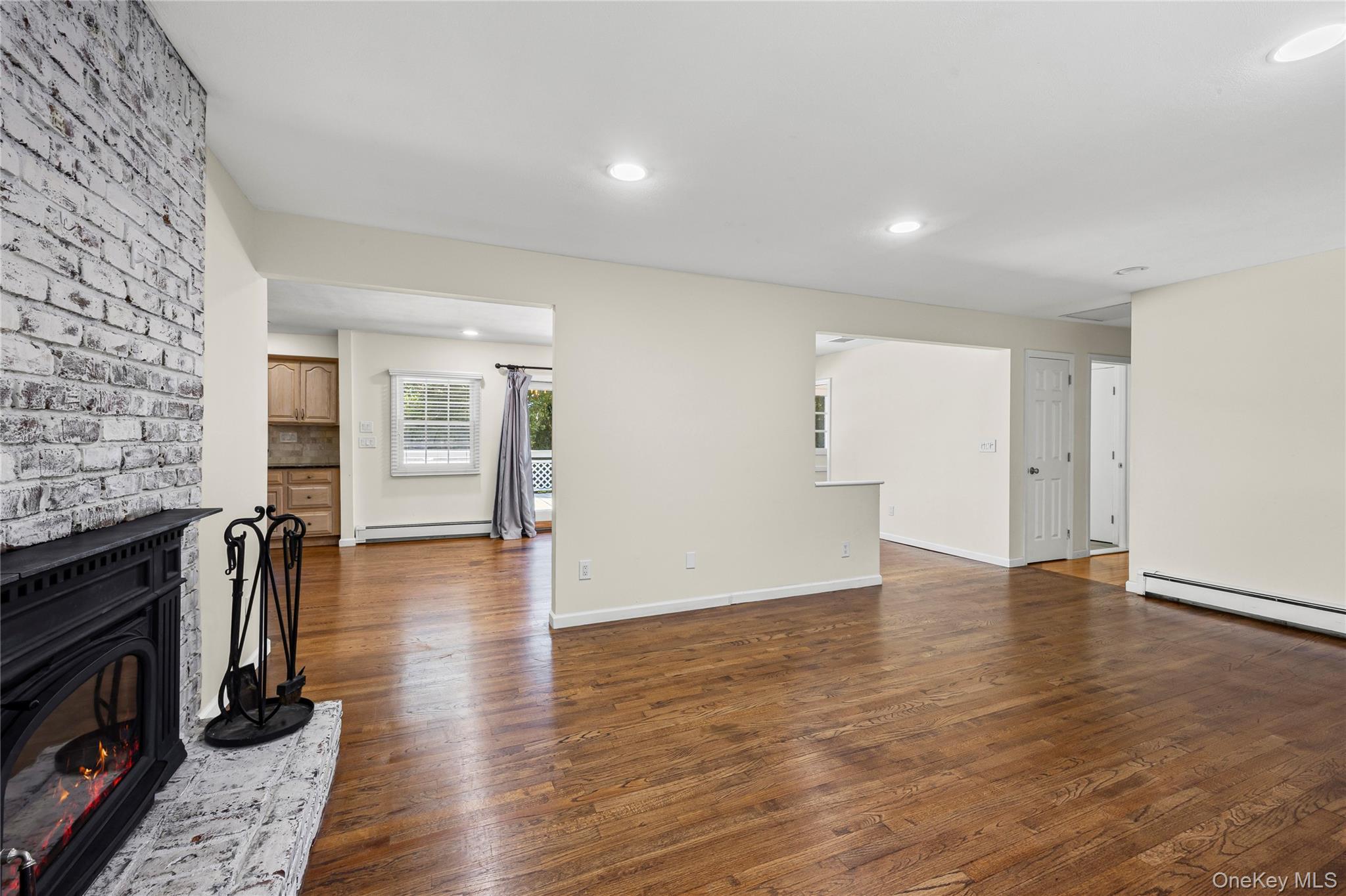 15 Oakwood Avenue, Miller Place, NY 11764