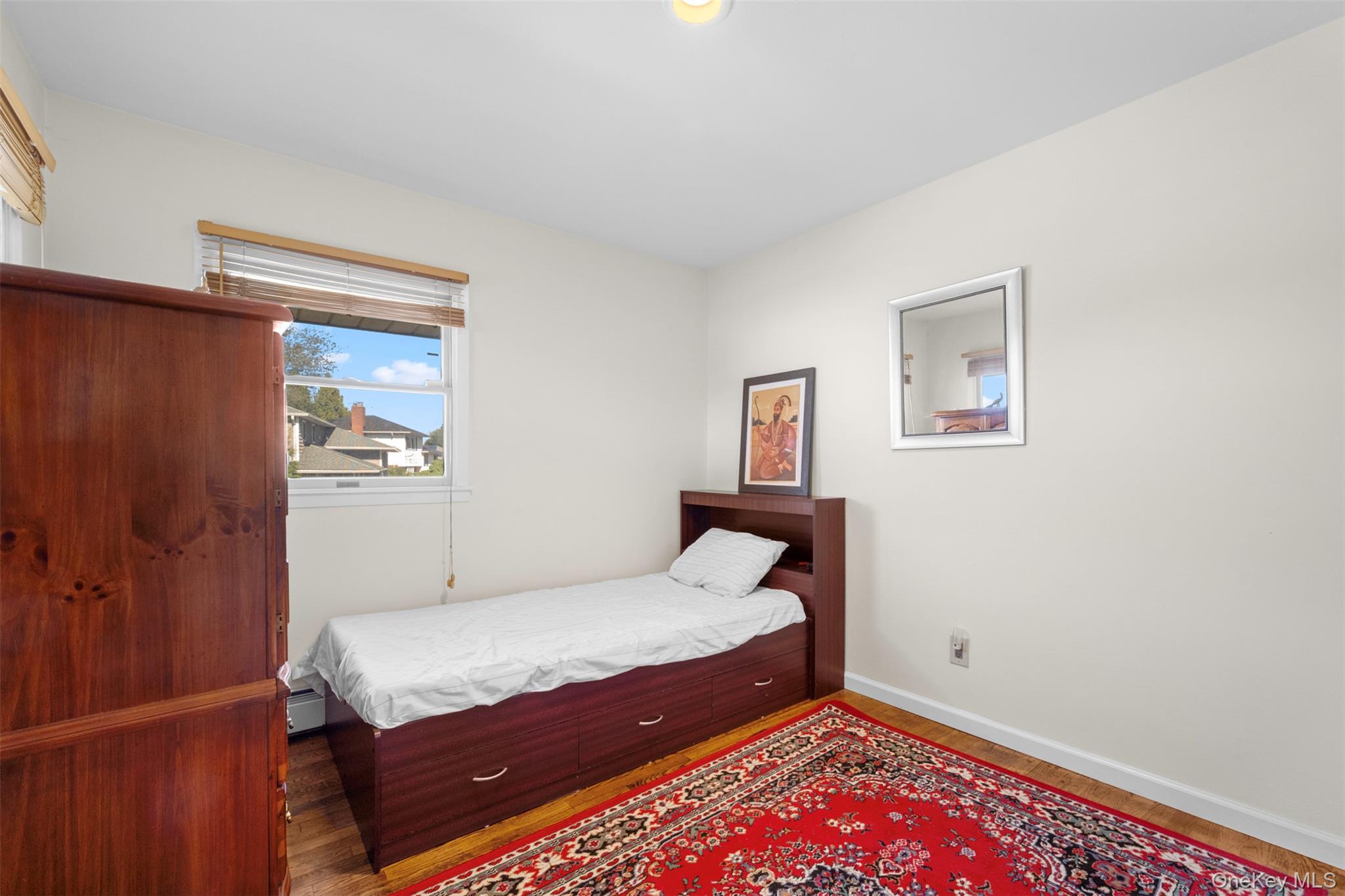 94 Phipps Lane, Plainview, NY 11803