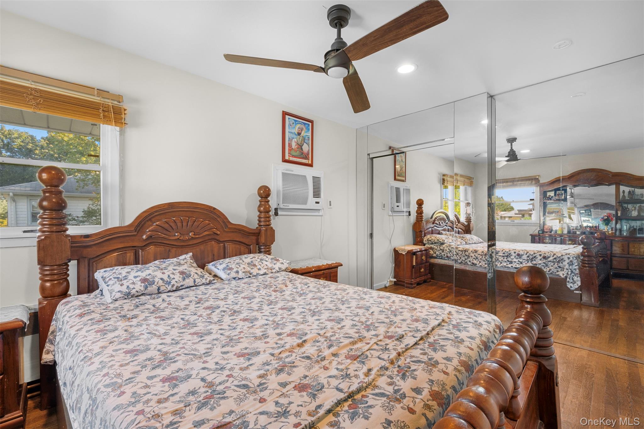 94 Phipps Lane, Plainview, NY 11803