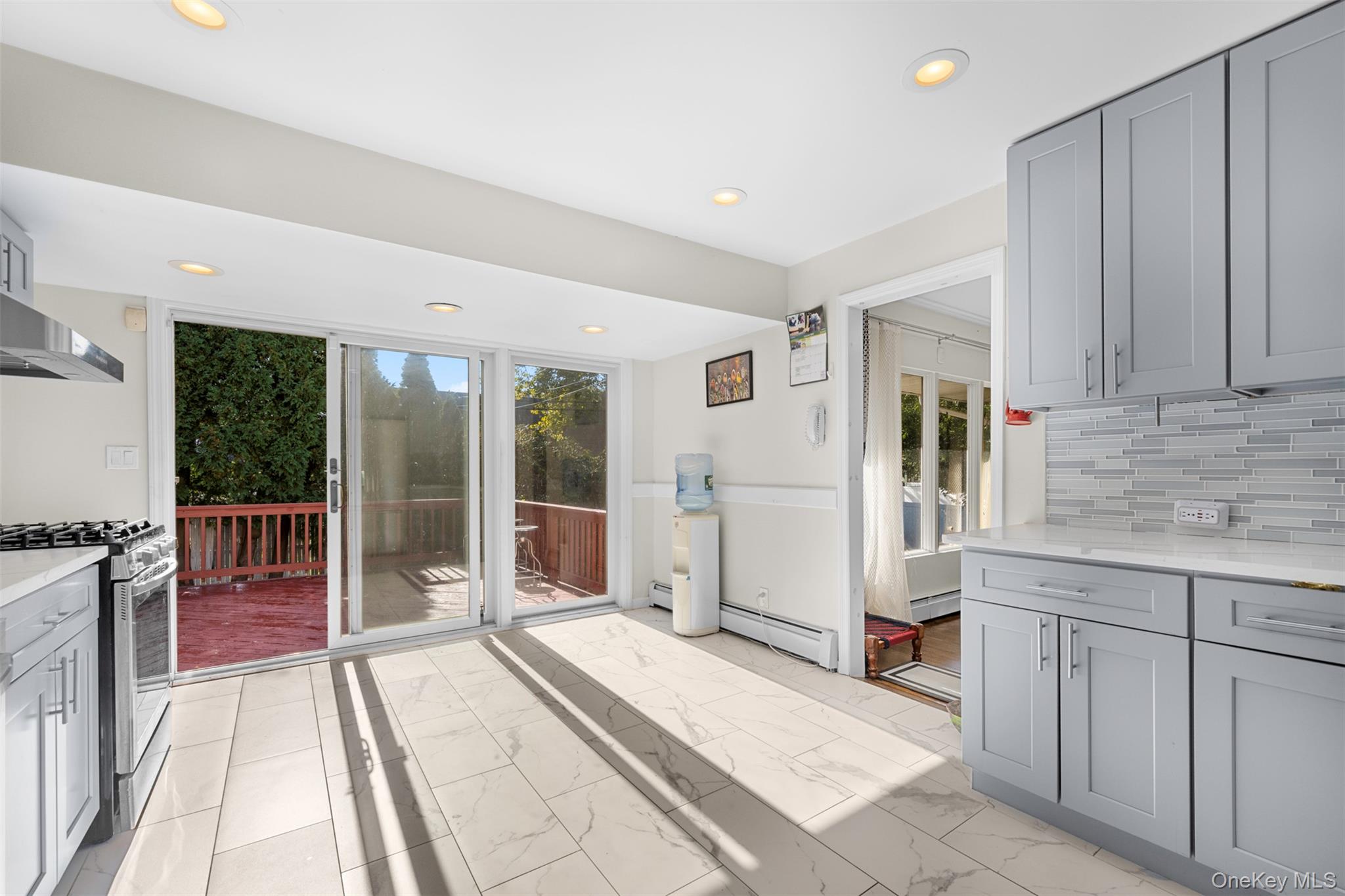 94 Phipps Lane, Plainview, NY 11803