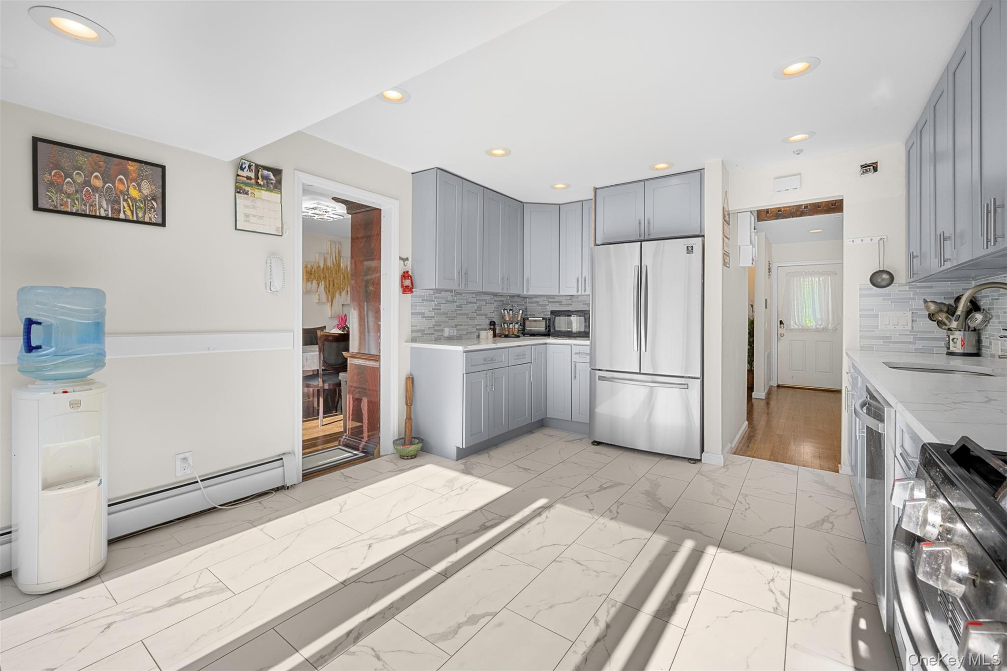 94 Phipps Lane, Plainview, NY 11803