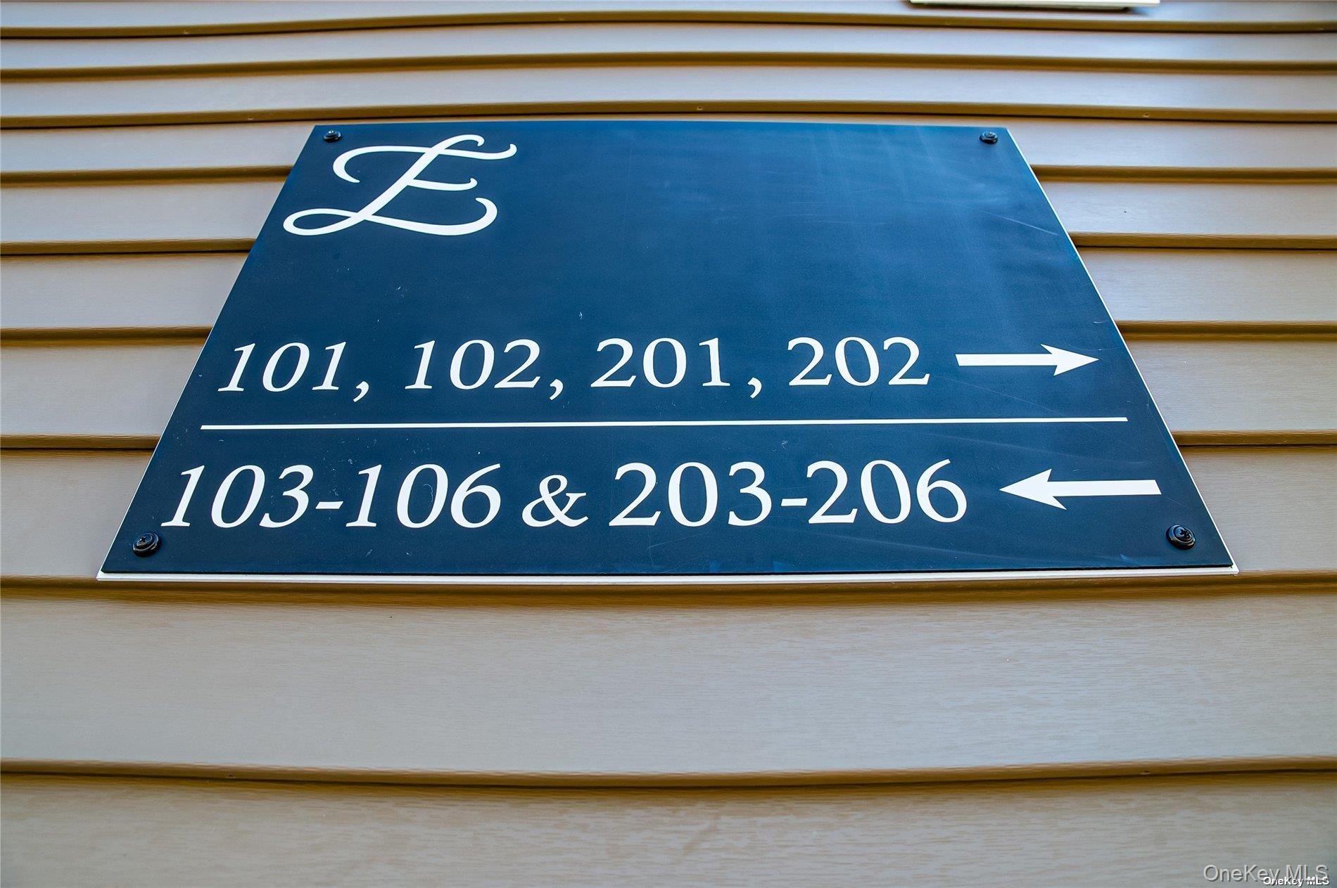 1 Conklin Street # 106, Farmingdale, NY 11735