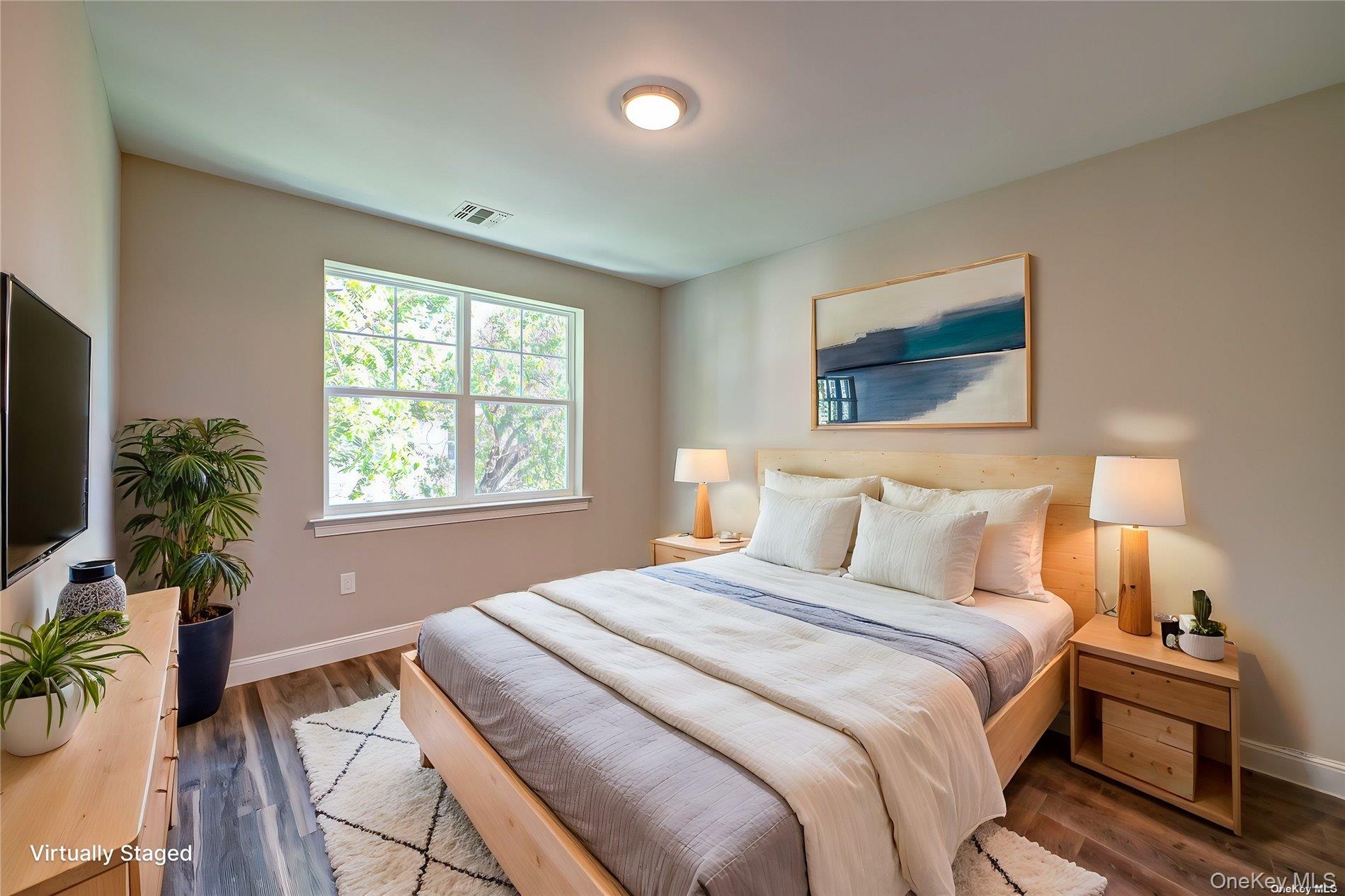 1 Conklin Street # 106, Farmingdale, NY 11735