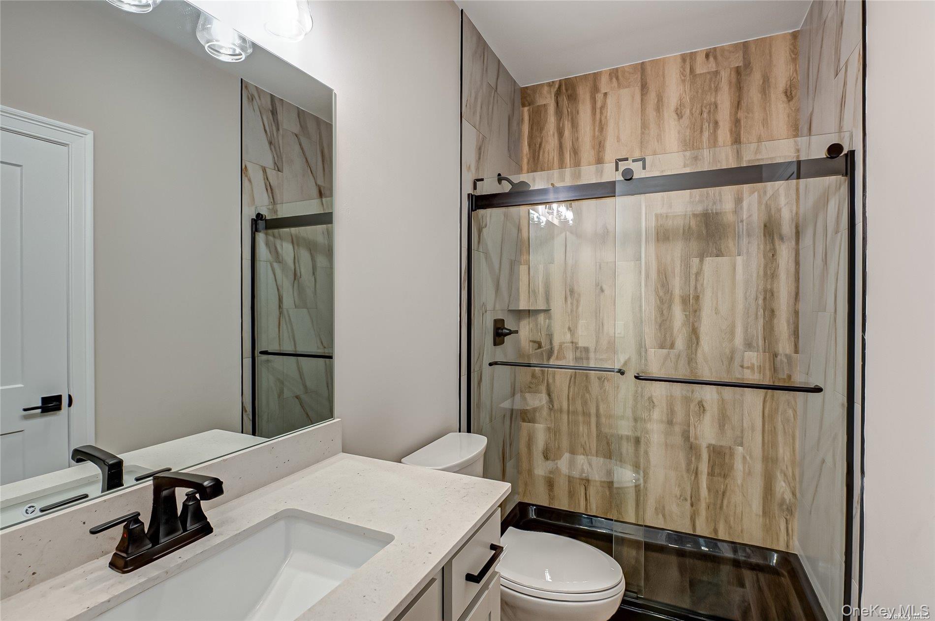 1 Conklin Street # 106, Farmingdale, NY 11735