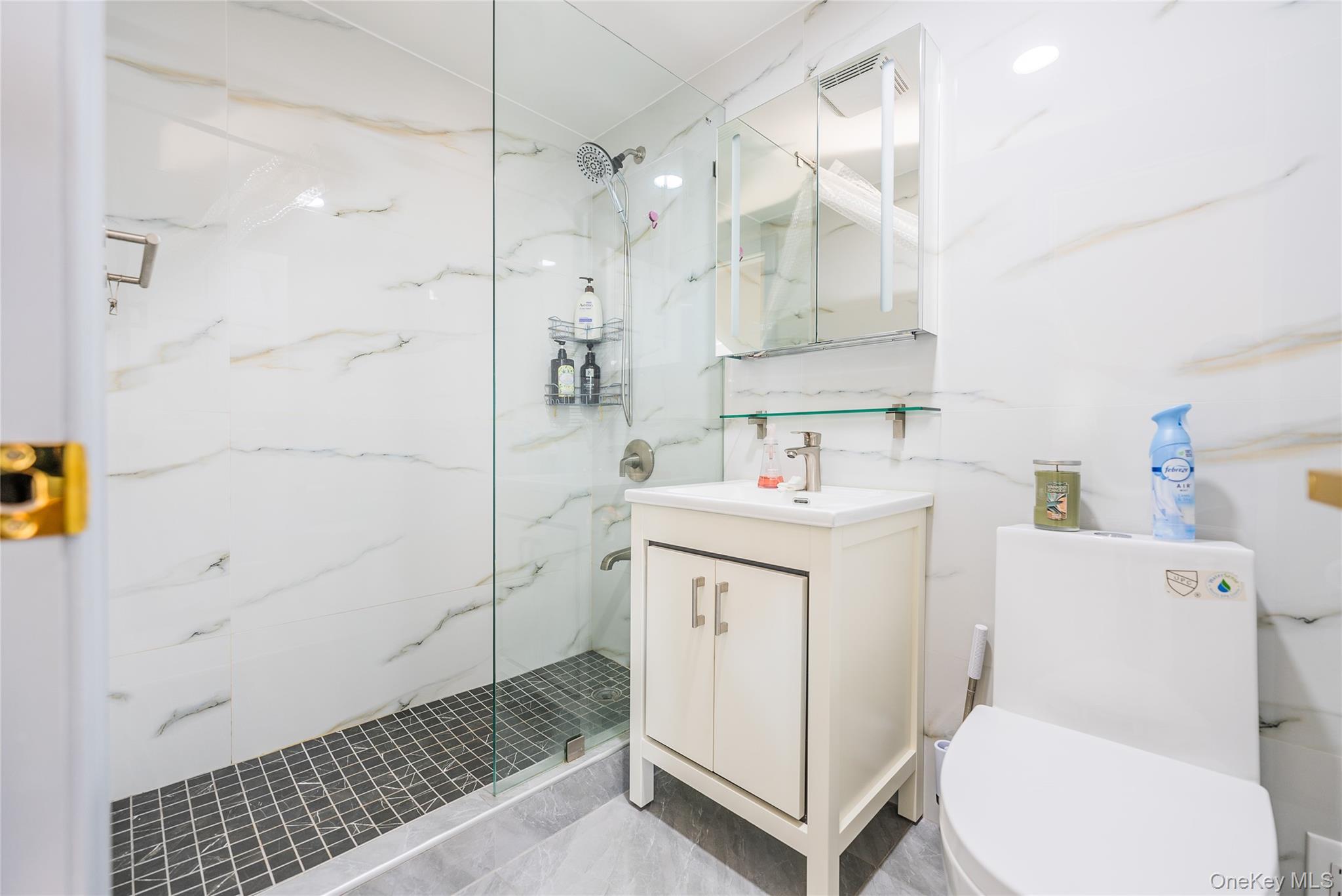 4318 Main Street # 12A, Flushing, NY 11355