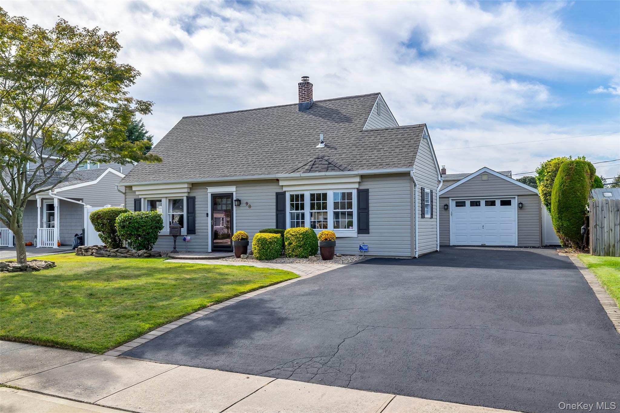 98 Harvest Lane, Levittown, NY 11756