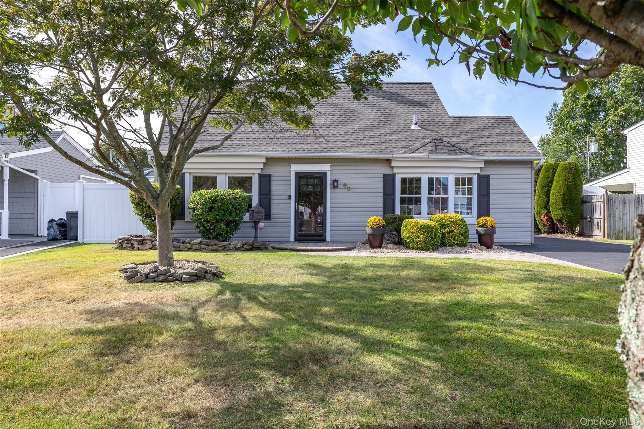 98 Harvest Lane, Levittown, NY 11756