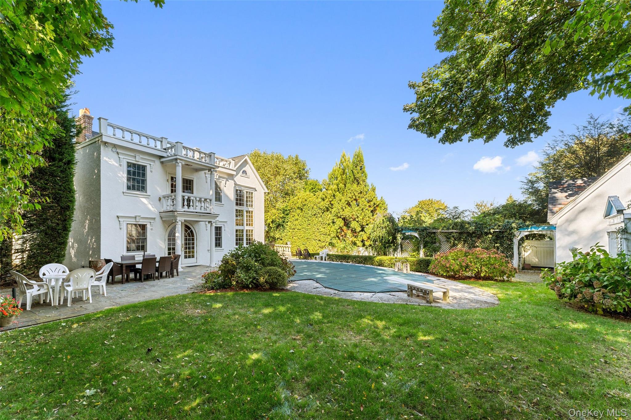 12 Hewitt Avenue, Bronxville, NY 10708