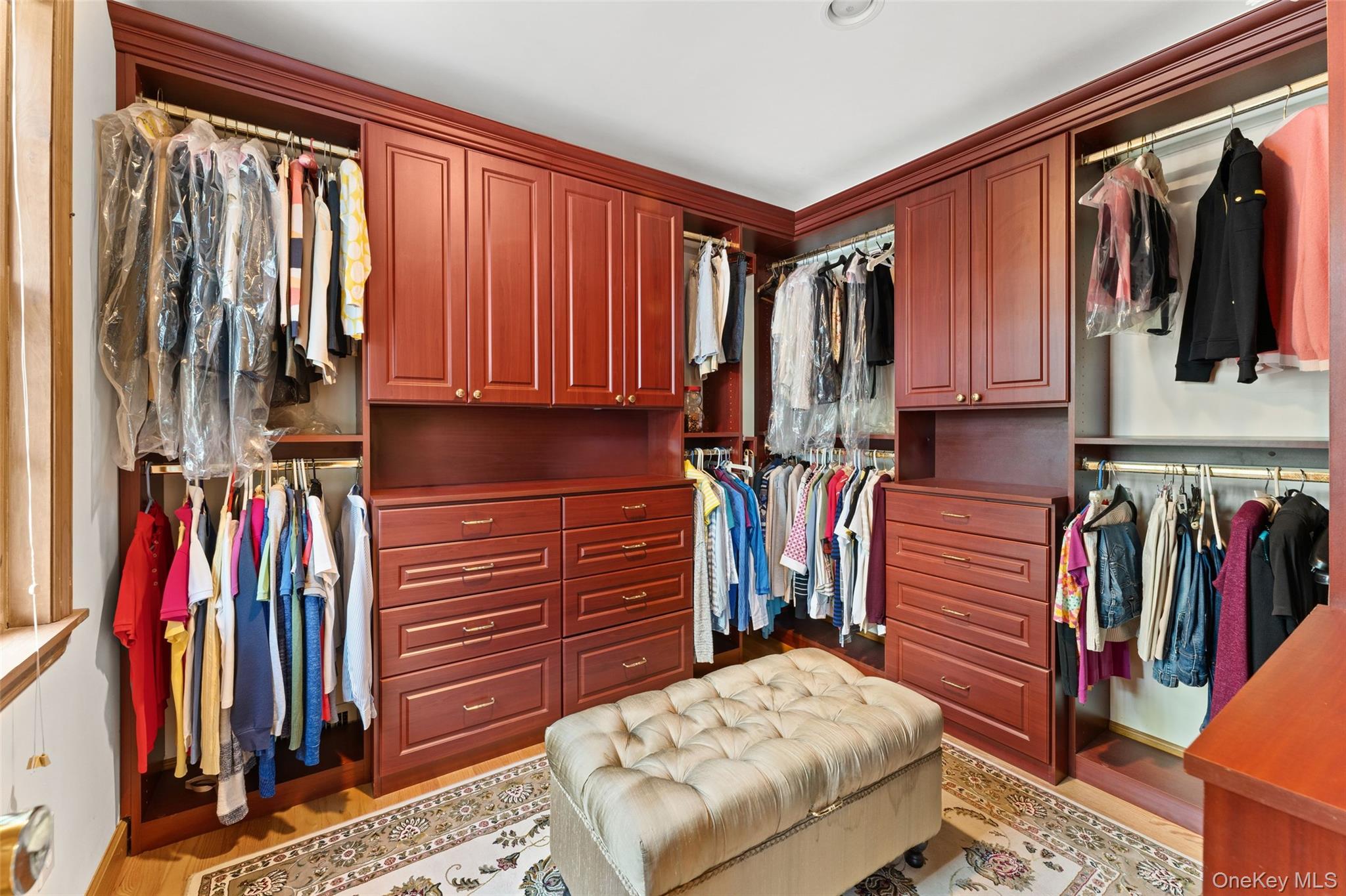 12 Hewitt Avenue, Bronxville, NY 10708