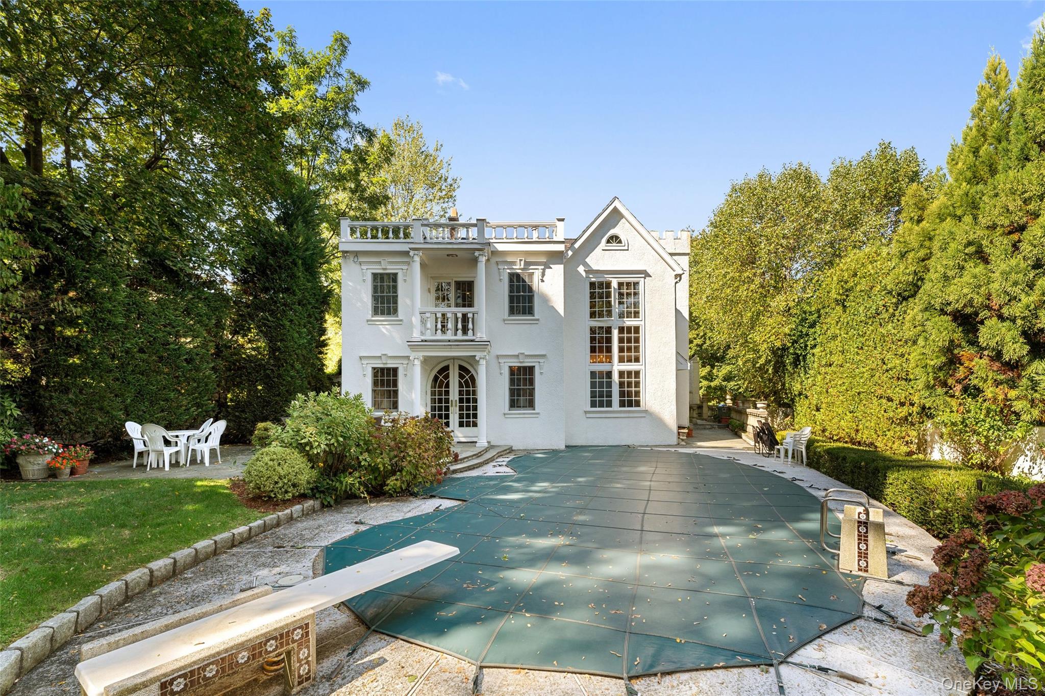 12 Hewitt Avenue, Bronxville, NY 10708