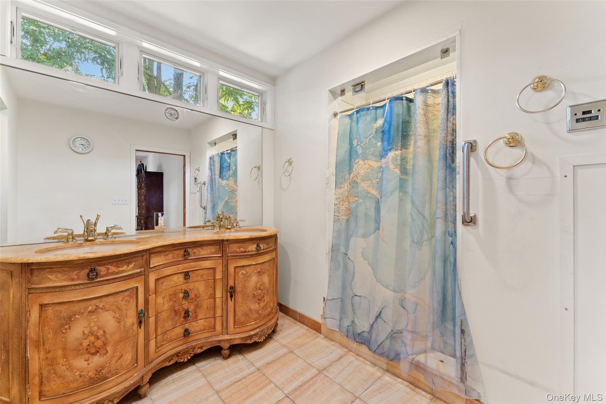 12 Hewitt Avenue, Bronxville, NY 10708