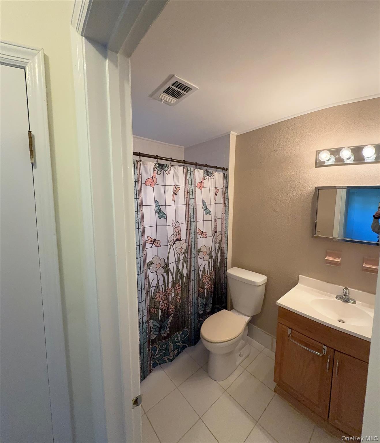 13 Essex Lane, Suffern, NY 10901