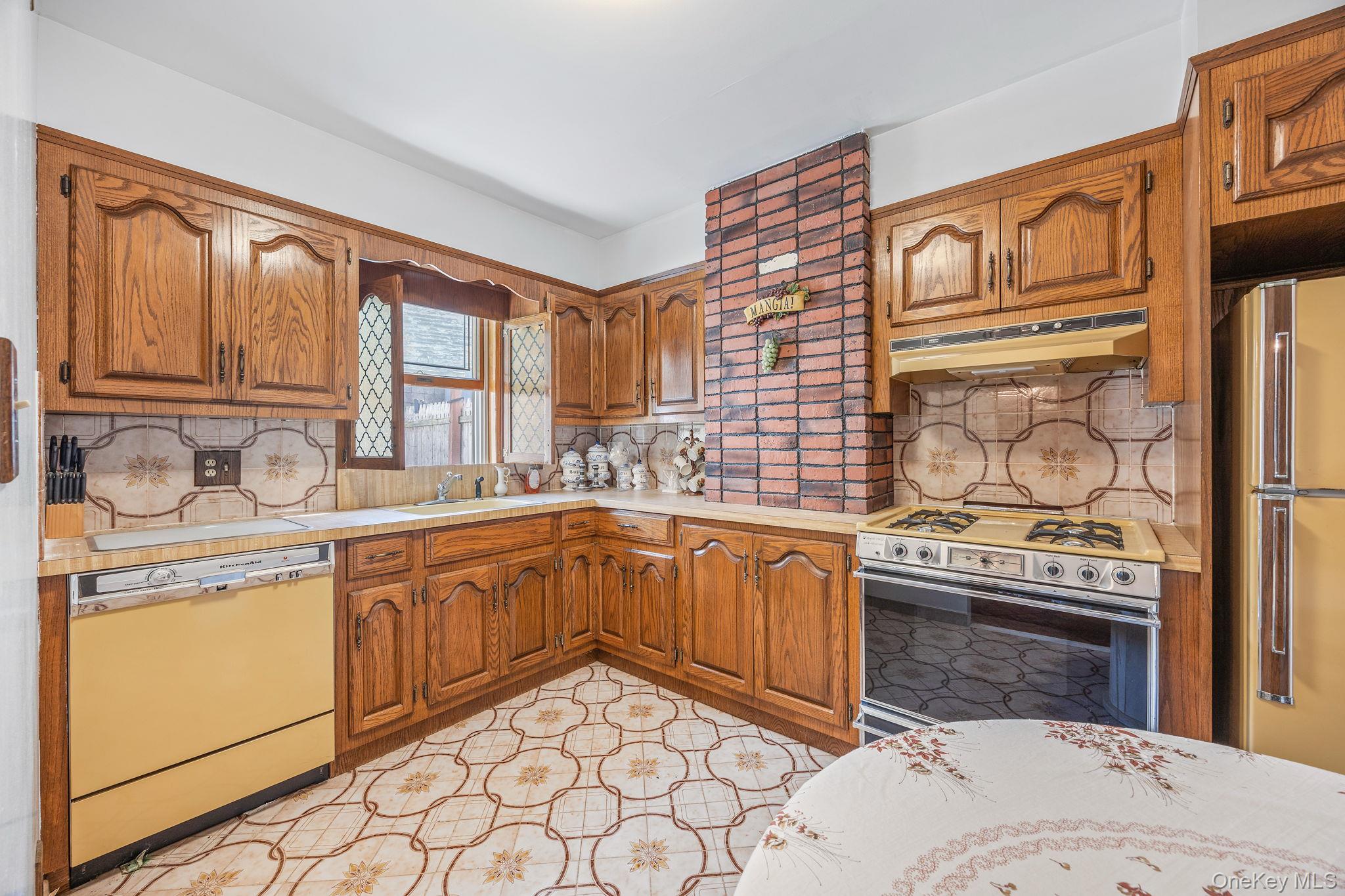 62-47 64th Street, Middle Village, NY 11379