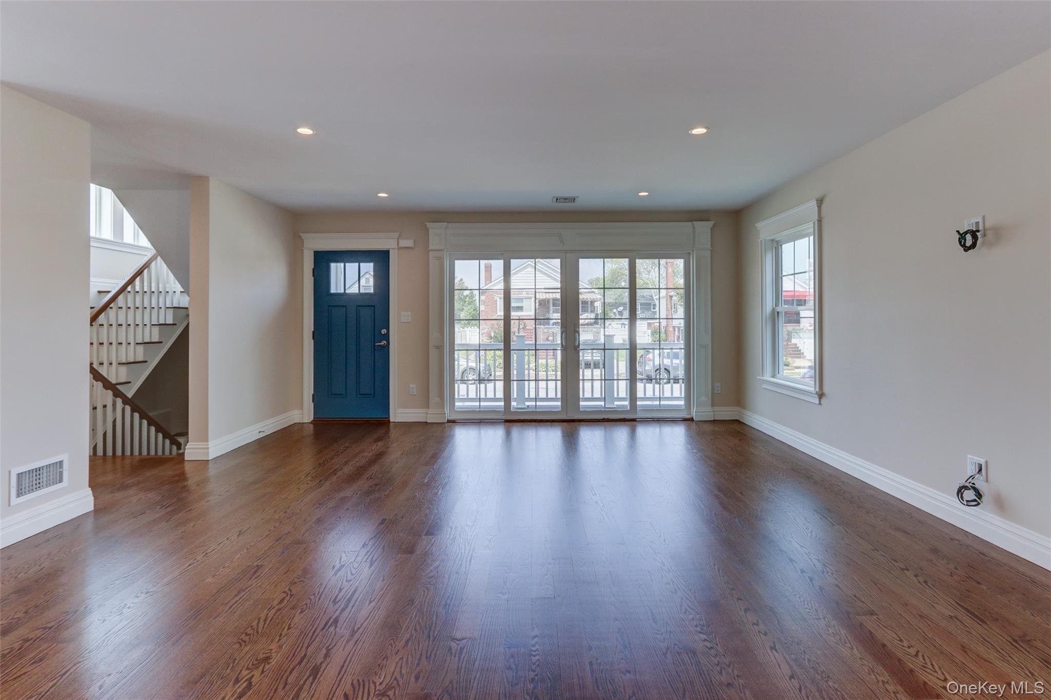 538 W Walnut Street, Long Beach, NY 11561