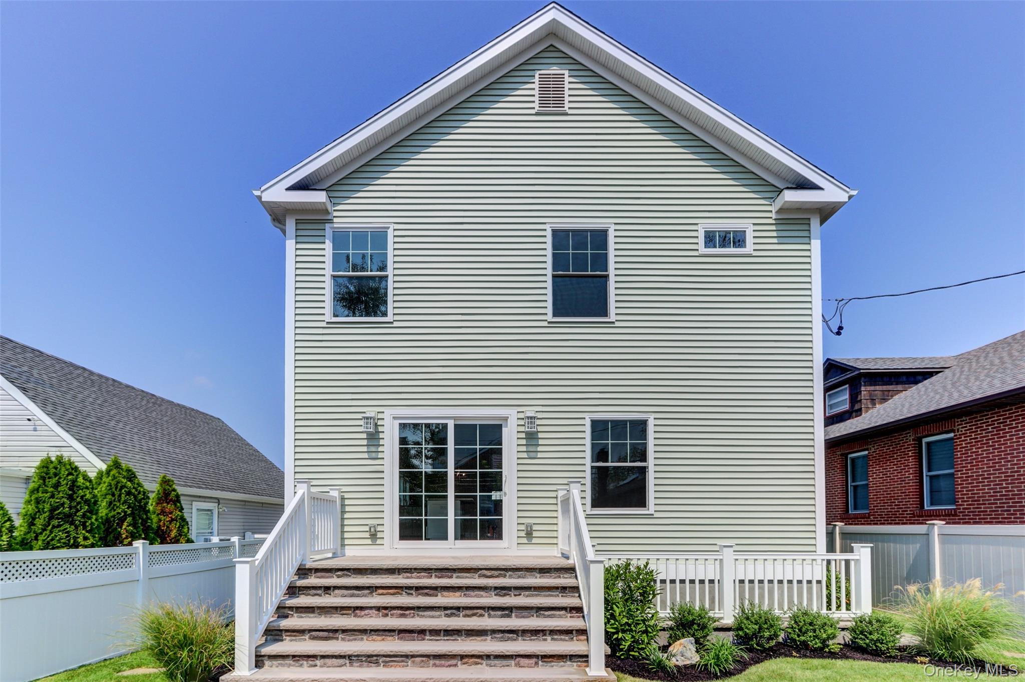 538 W Walnut Street, Long Beach, NY 11561