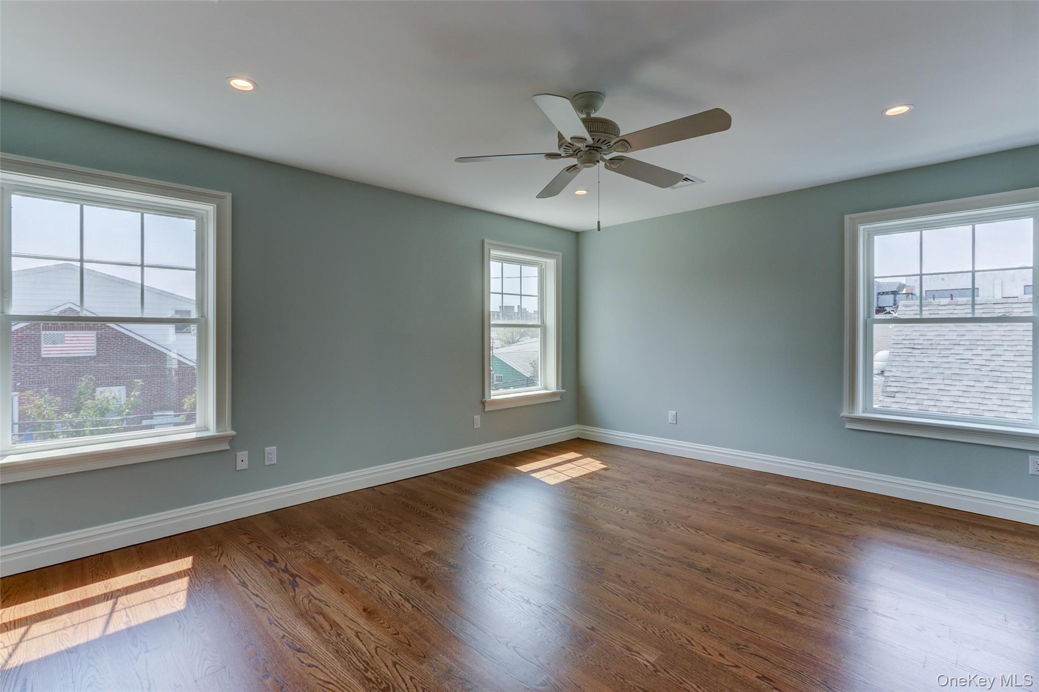 538 W Walnut Street, Long Beach, NY 11561