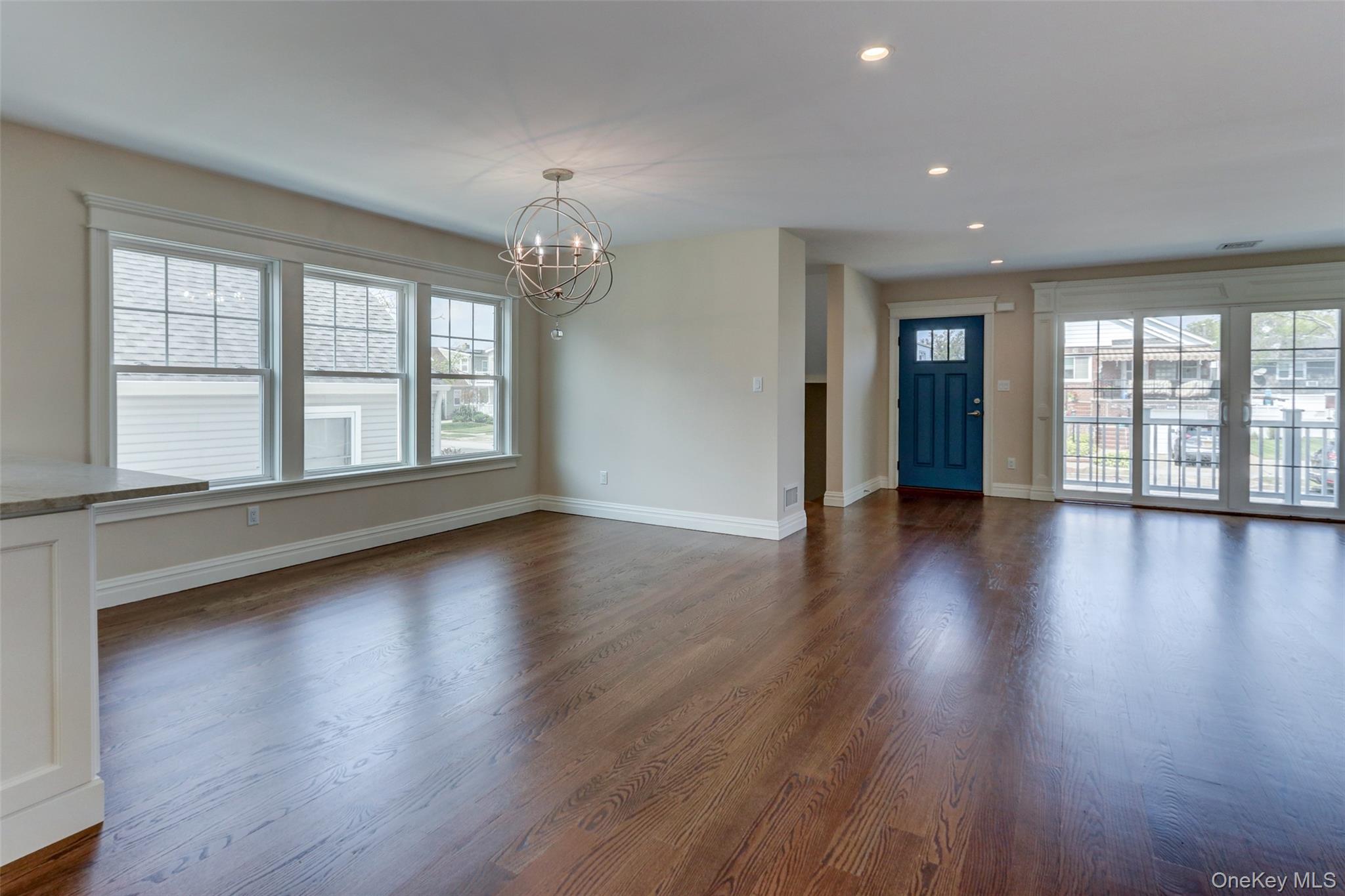 538 W Walnut Street, Long Beach, NY 11561