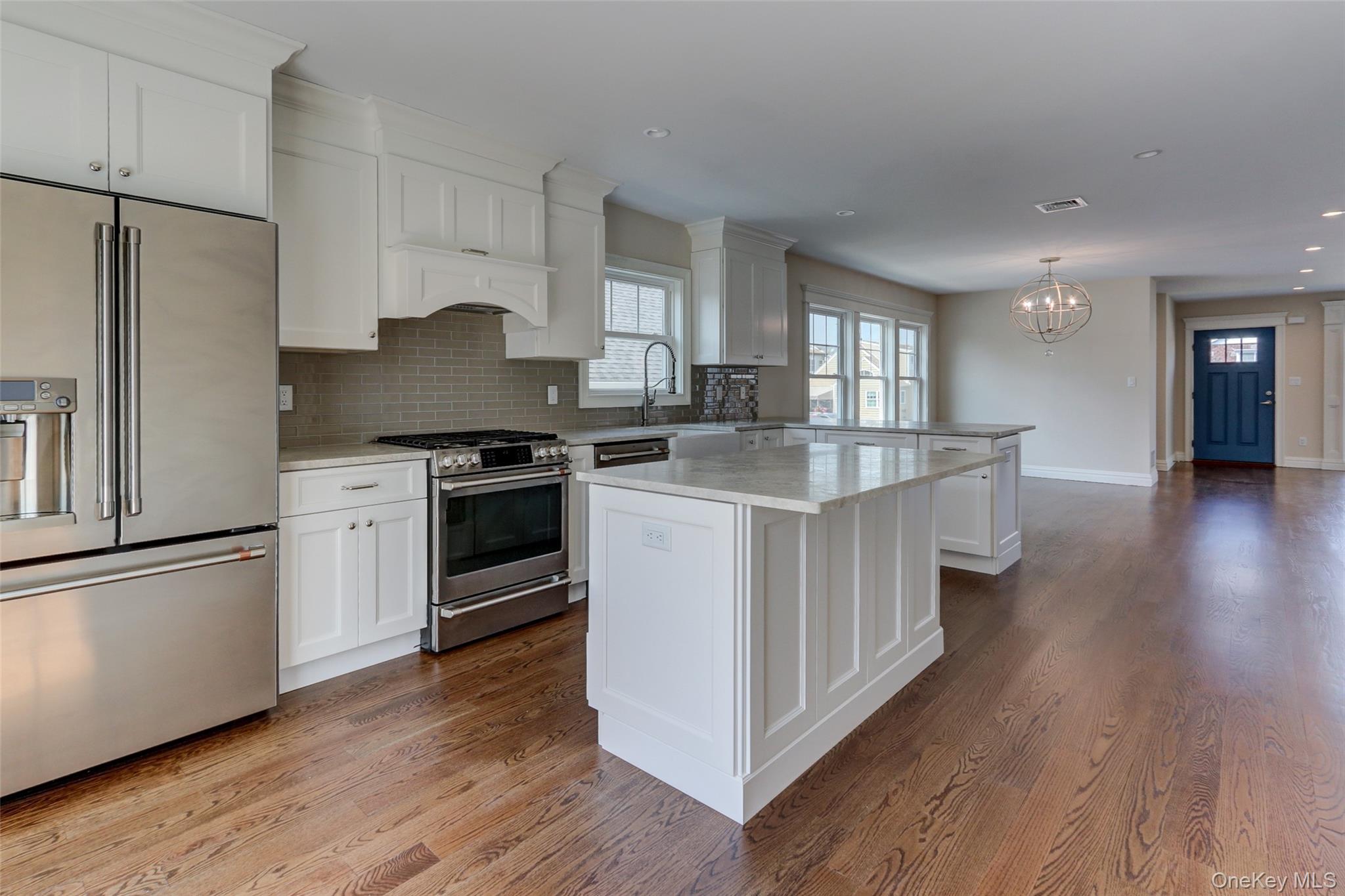 538 W Walnut Street, Long Beach, NY 11561