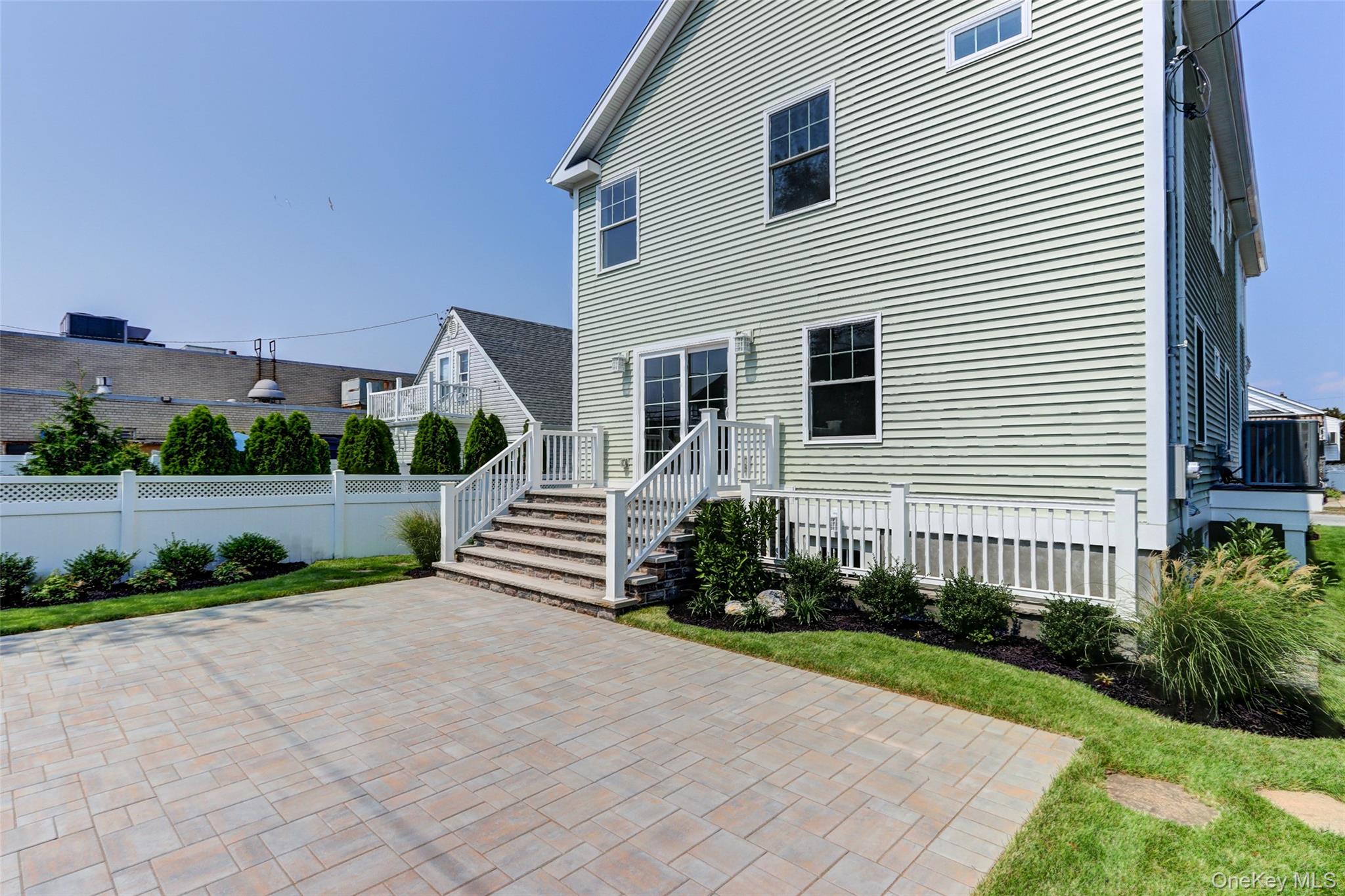 538 W Walnut Street, Long Beach, NY 11561