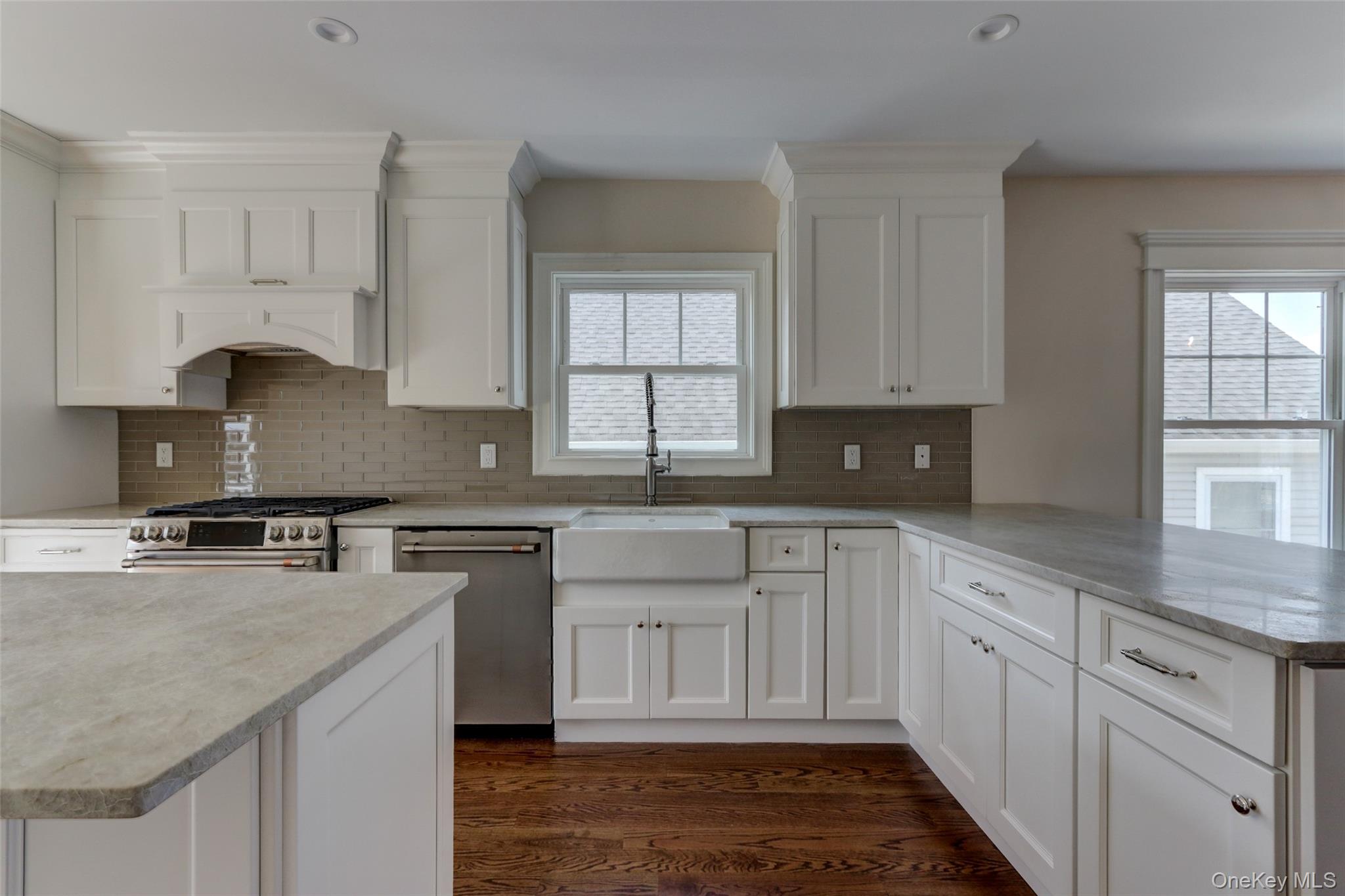 538 W Walnut Street, Long Beach, NY 11561