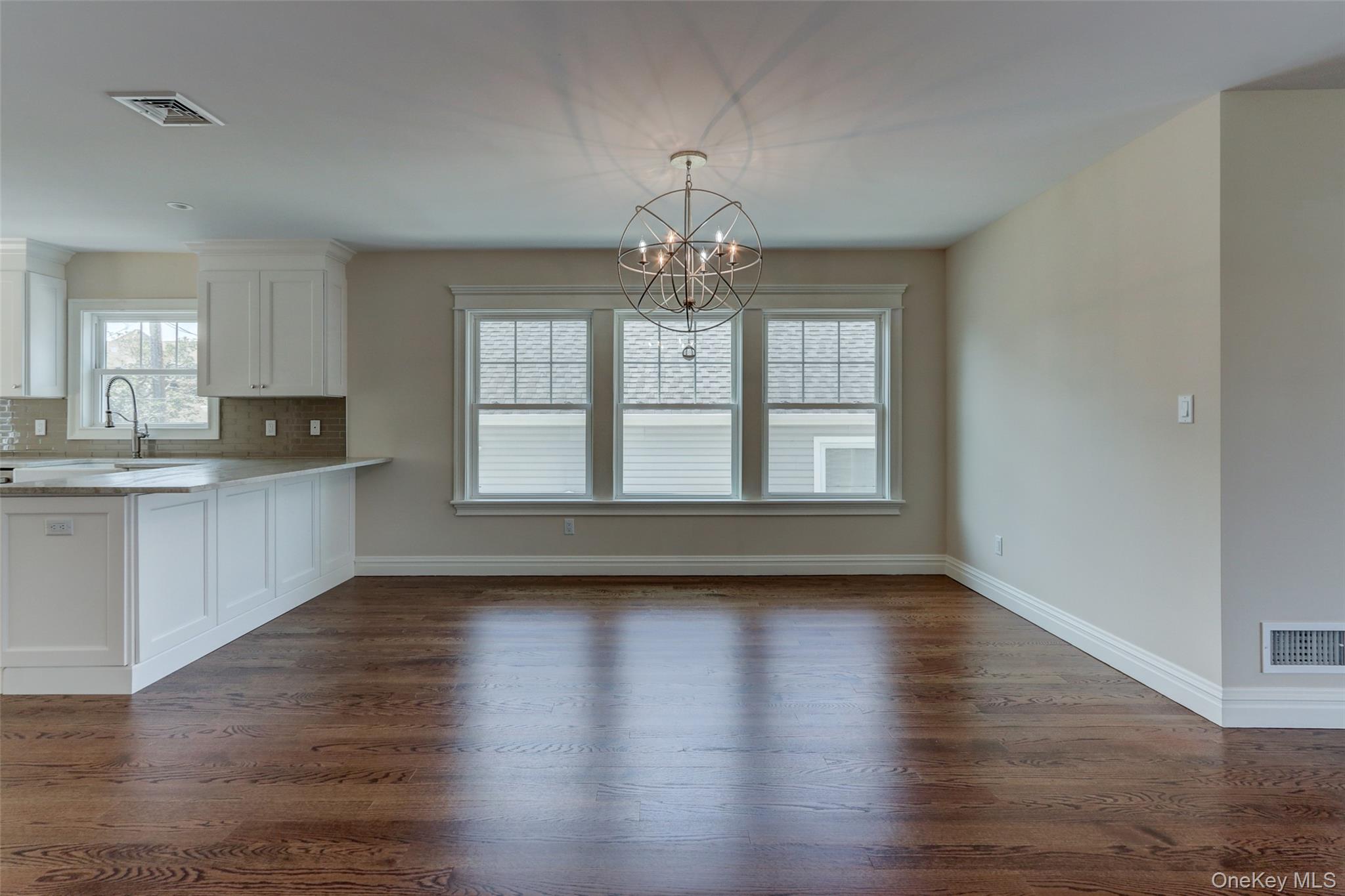 538 W Walnut Street, Long Beach, NY 11561