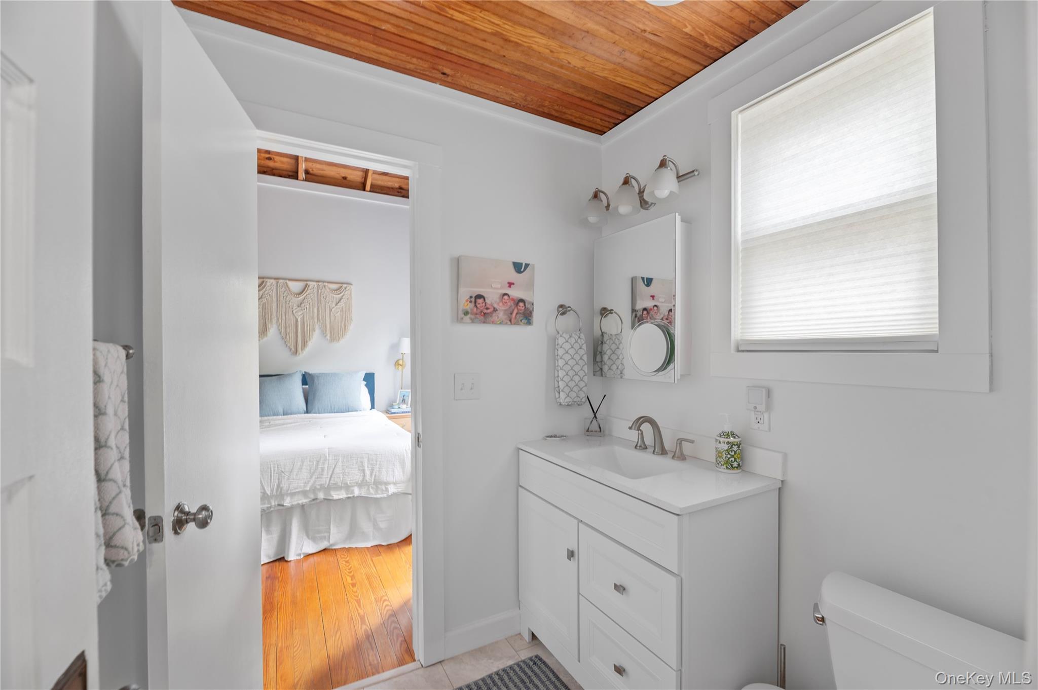 25 Atlantic Avenue, Seaview, NY 11770