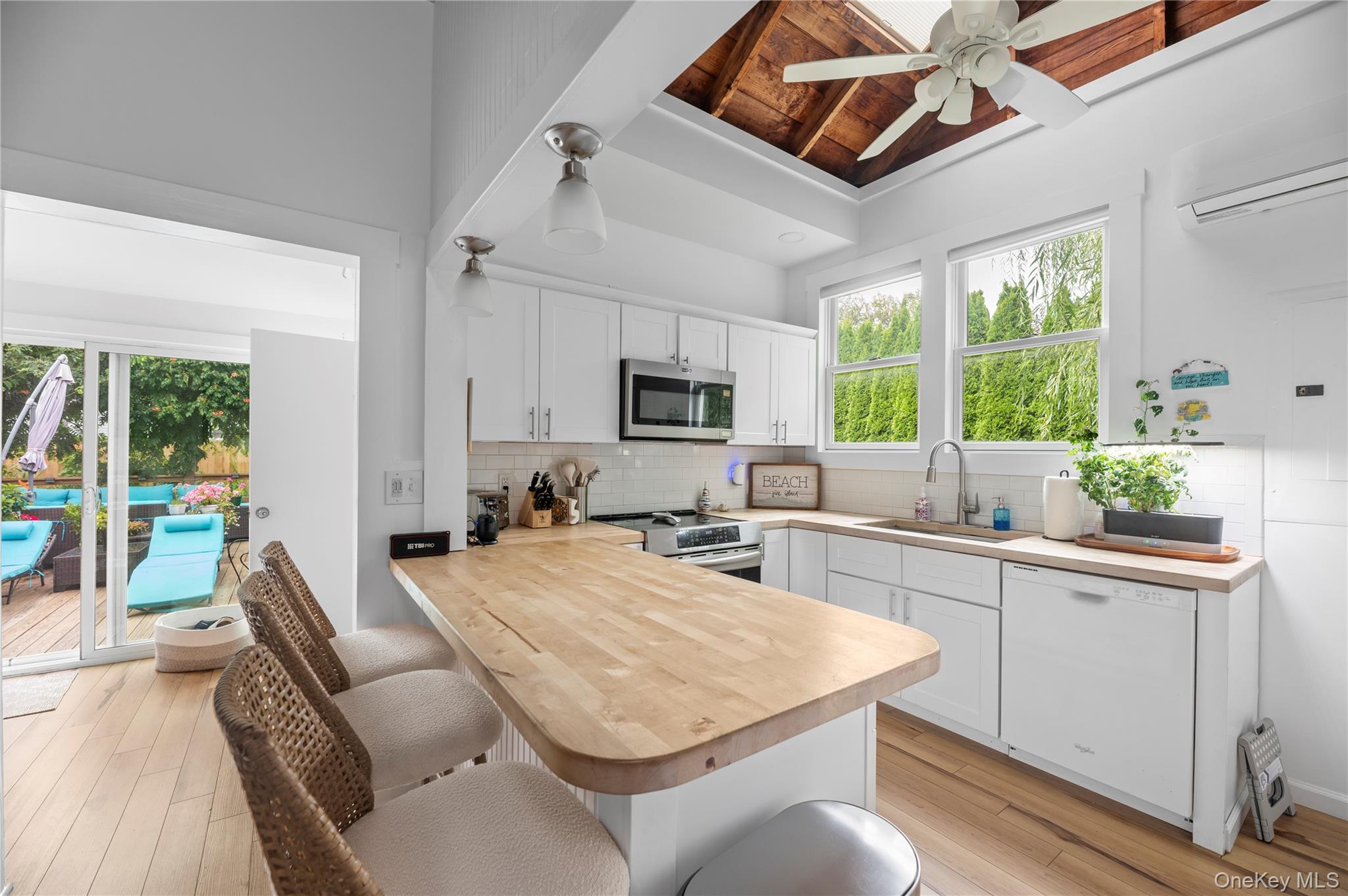 25 Atlantic Avenue, Seaview, NY 11770