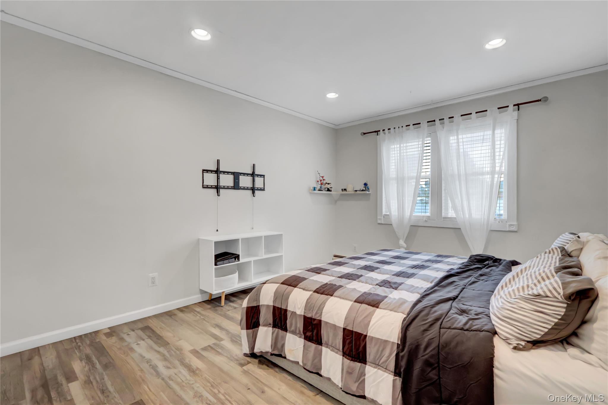 89 Marie Street, Lindenhurst, NY 11757