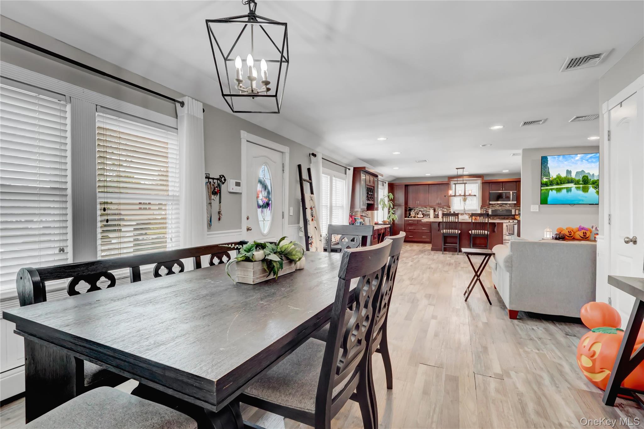 89 Marie Street, Lindenhurst, NY 11757