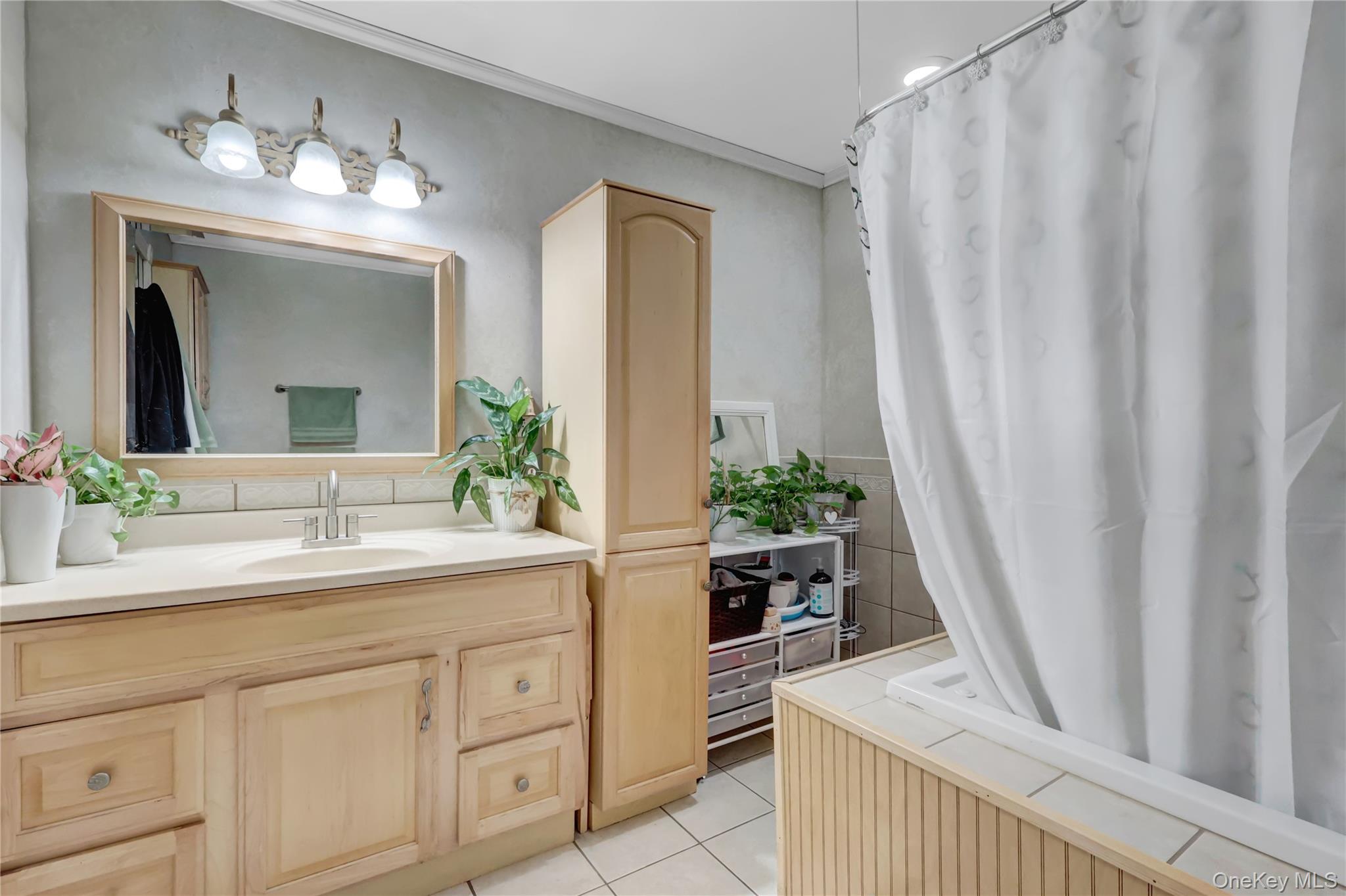 89 Marie Street, Lindenhurst, NY 11757