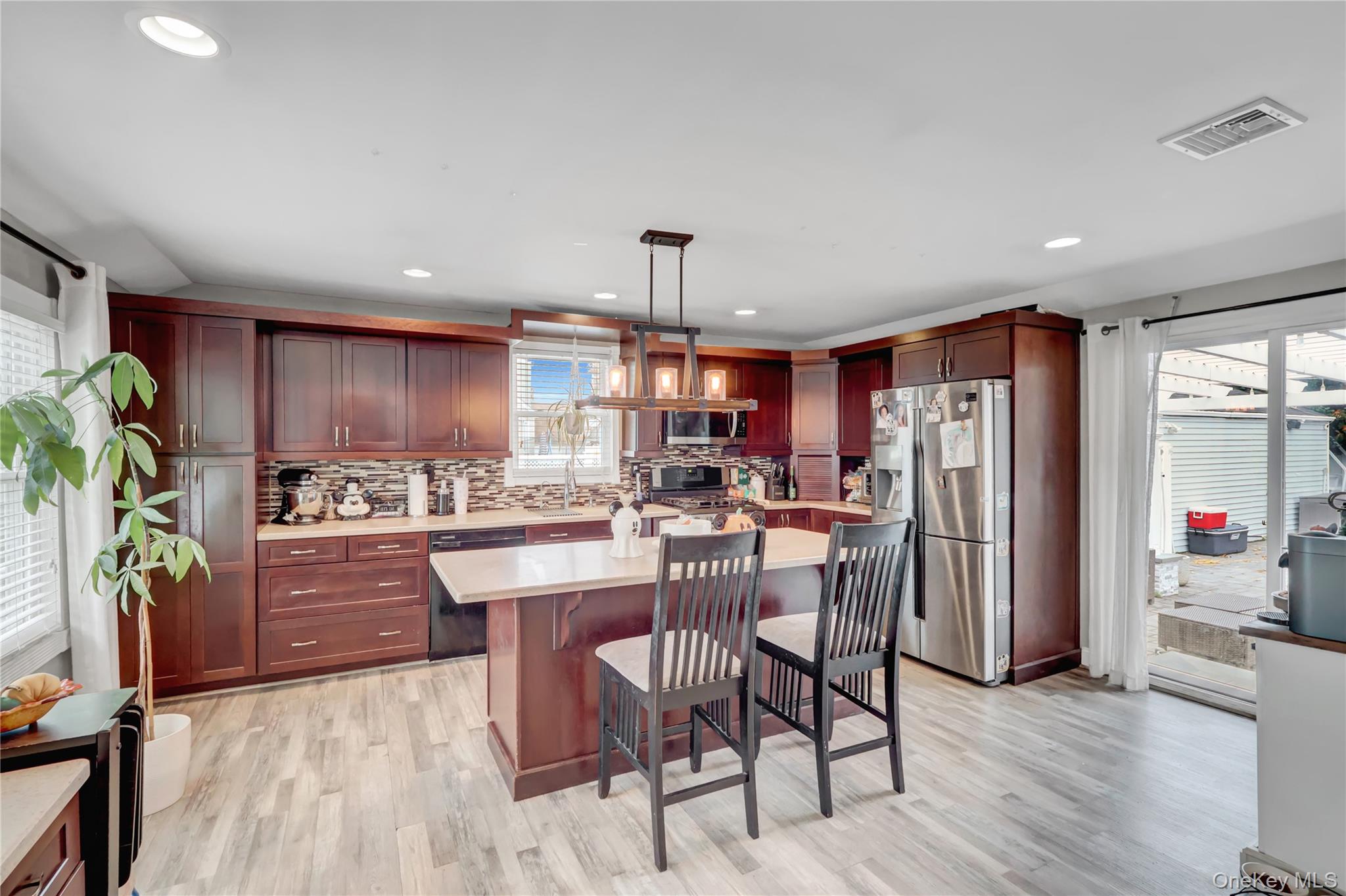 89 Marie Street, Lindenhurst, NY 11757