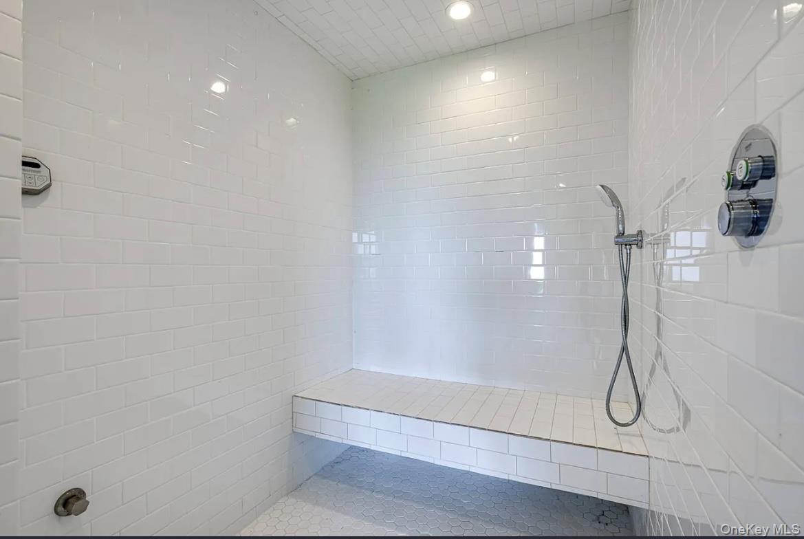 972 Noyack Path, Water Mill, NY 11976