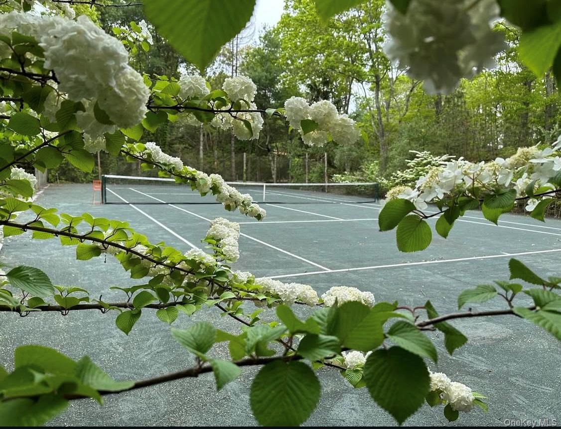 972 Noyack Path, Water Mill, NY 11976