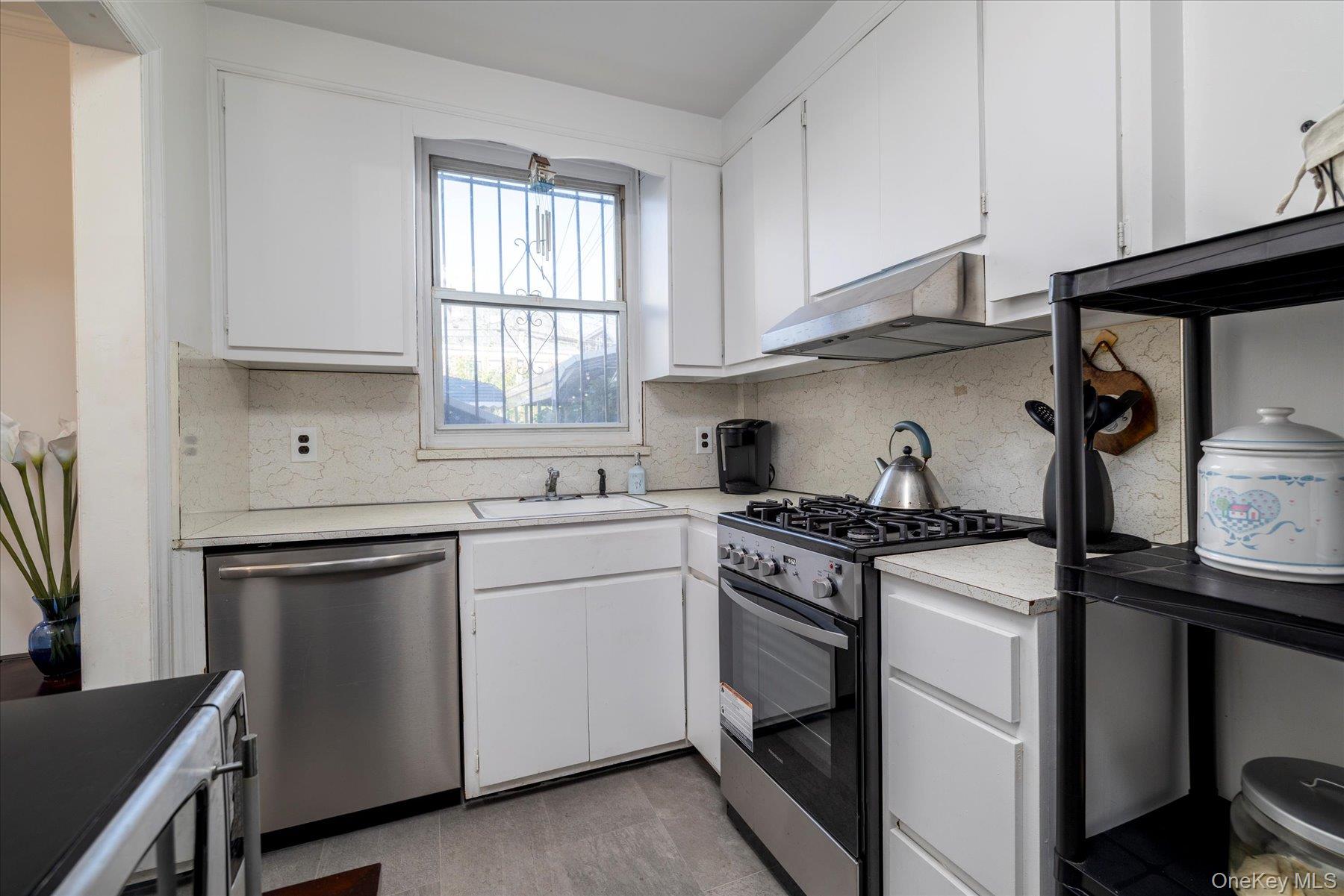 2068 28th Street, Astoria, NY 11105