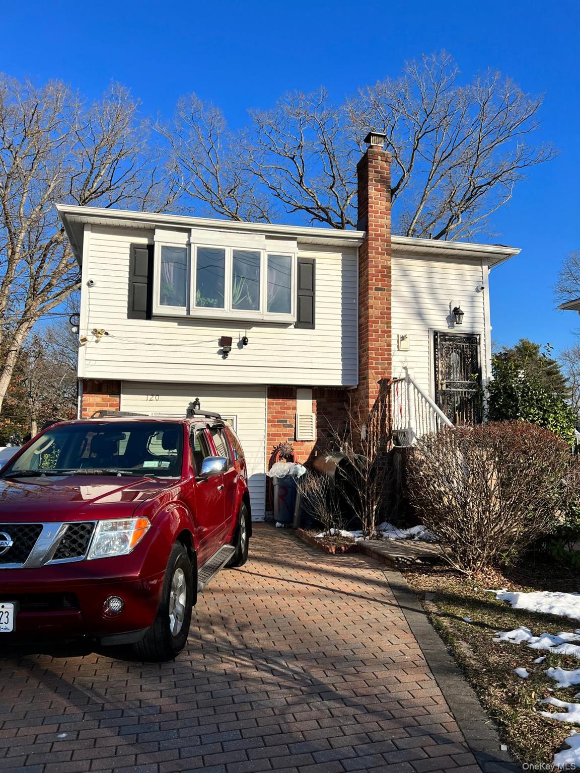 120 Lockwood Avenue, Huntington, NY 11746