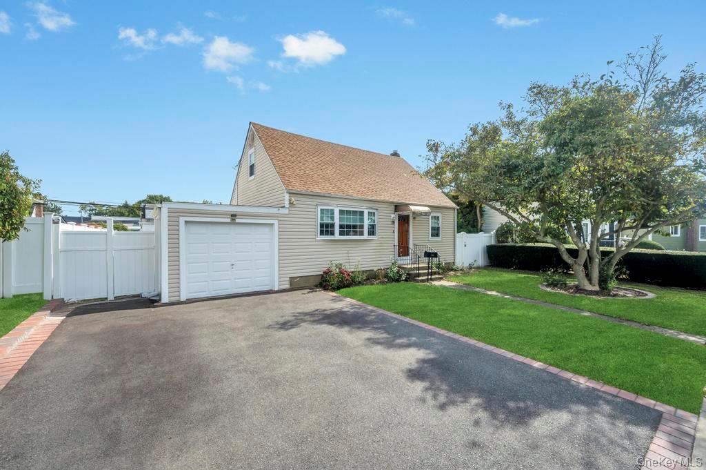 131 Lee Avenue, Hicksville, NY 11801