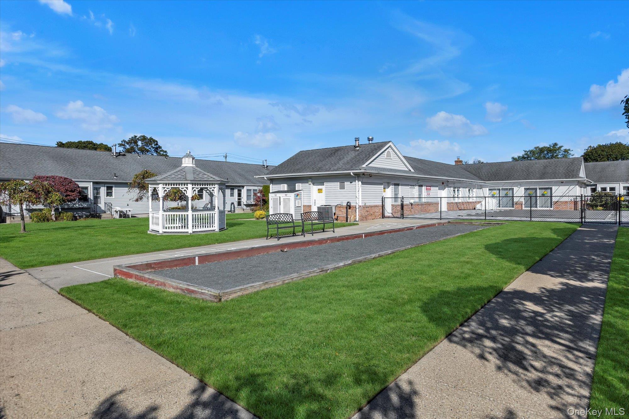 20 Primrose Lane, North Babylon, NY 11703